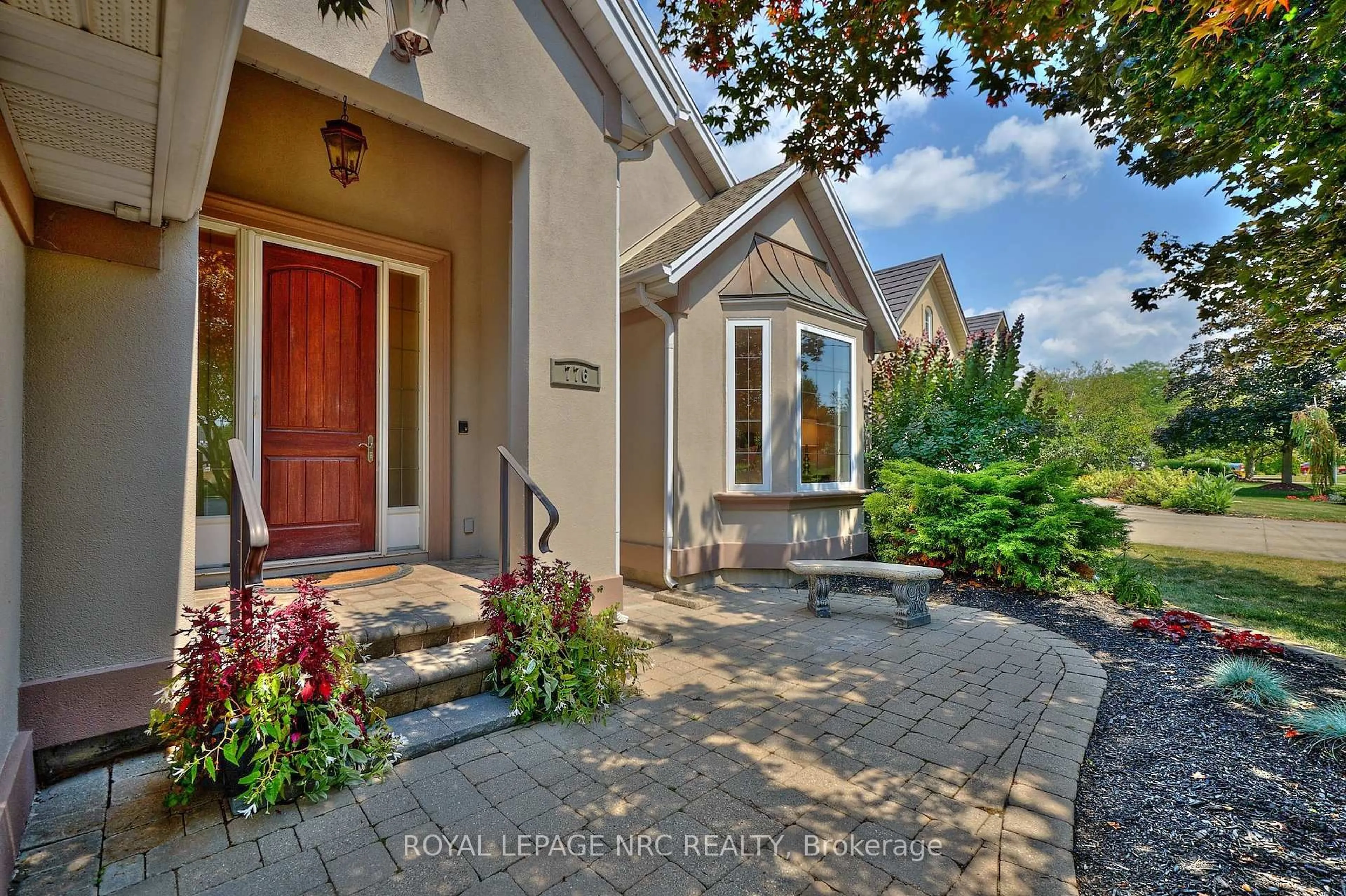Indoor entryway for 776 Warner Rd, Niagara-on-the-Lake Ontario L0S 1P0