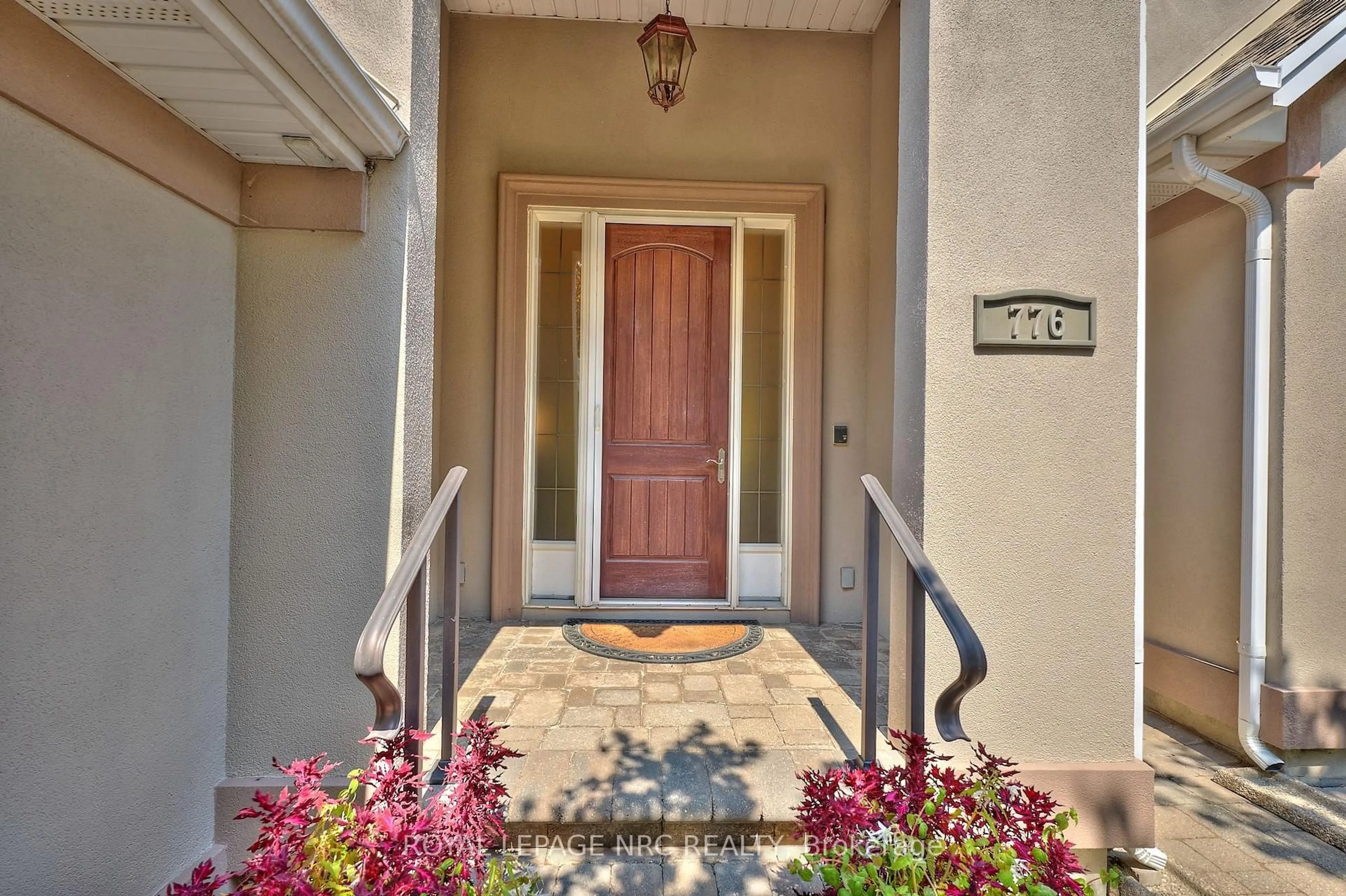 Indoor entryway for 776 Warner Rd, Niagara-on-the-Lake Ontario L0S 1P0