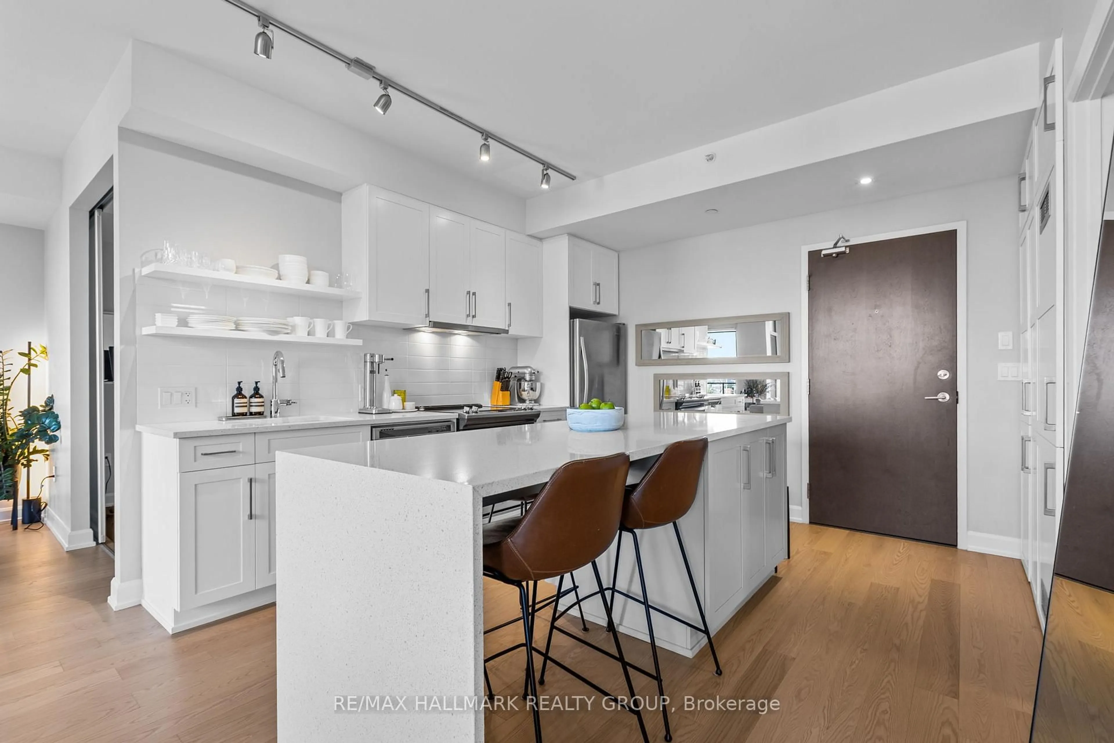 Open concept kitchen, unknown for 10 Rosemount Ave #311, Ottawa Ontario K1Y 4G9