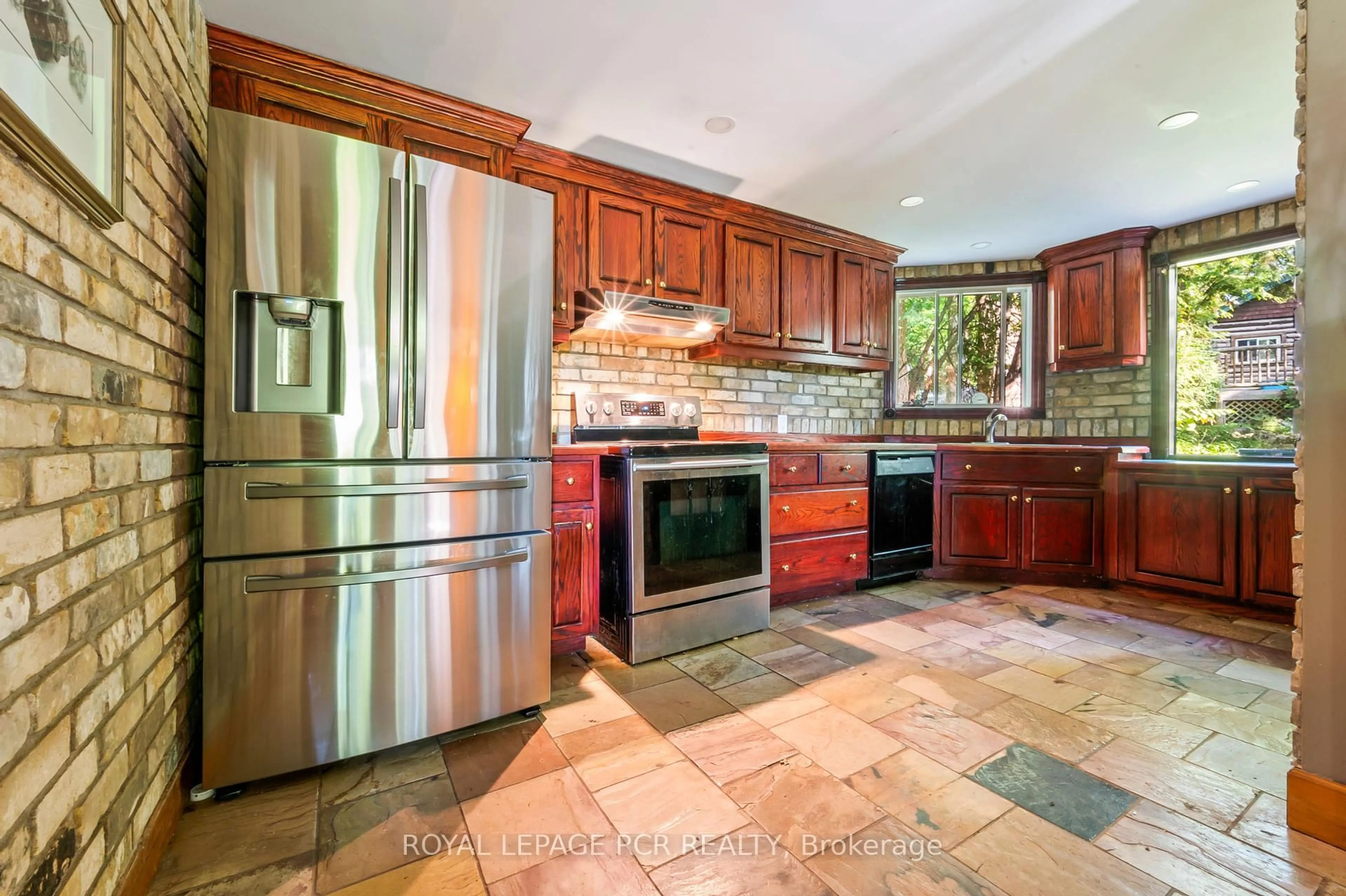 Open concept kitchen, ceramic/tile floor for 3 Frank Lane, Erin Ontario N0B 1Z0