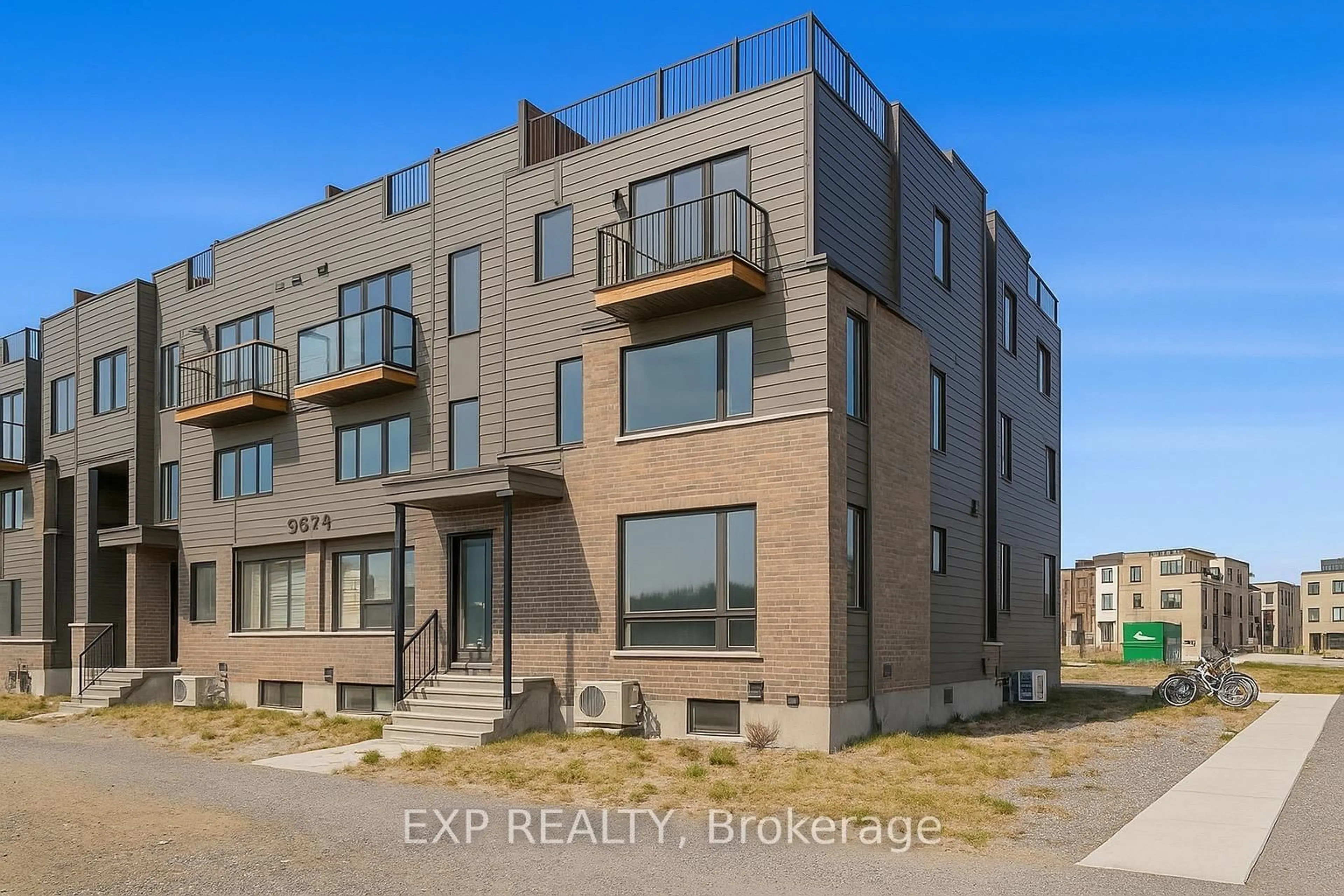 A pic from outside/outdoor area/front of a property/back of a property/a pic from drone, unknown for 722 MISHI Private, Ottawa Ontario K1K 0P2