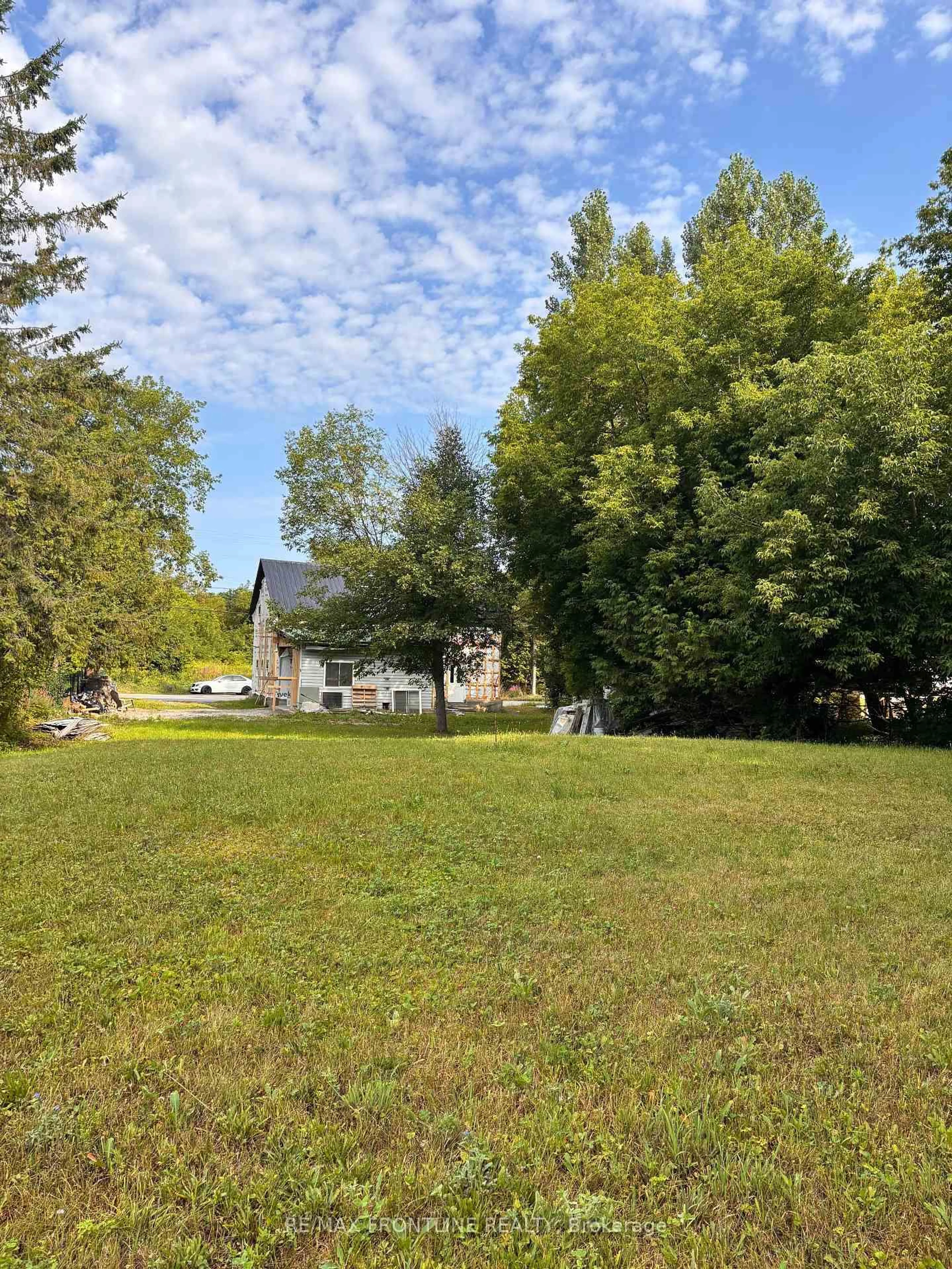 A pic from outside/outdoor area/front of a property/back of a property/a pic from drone, unknown for 76 South St, Lanark Ontario K0G 1K0