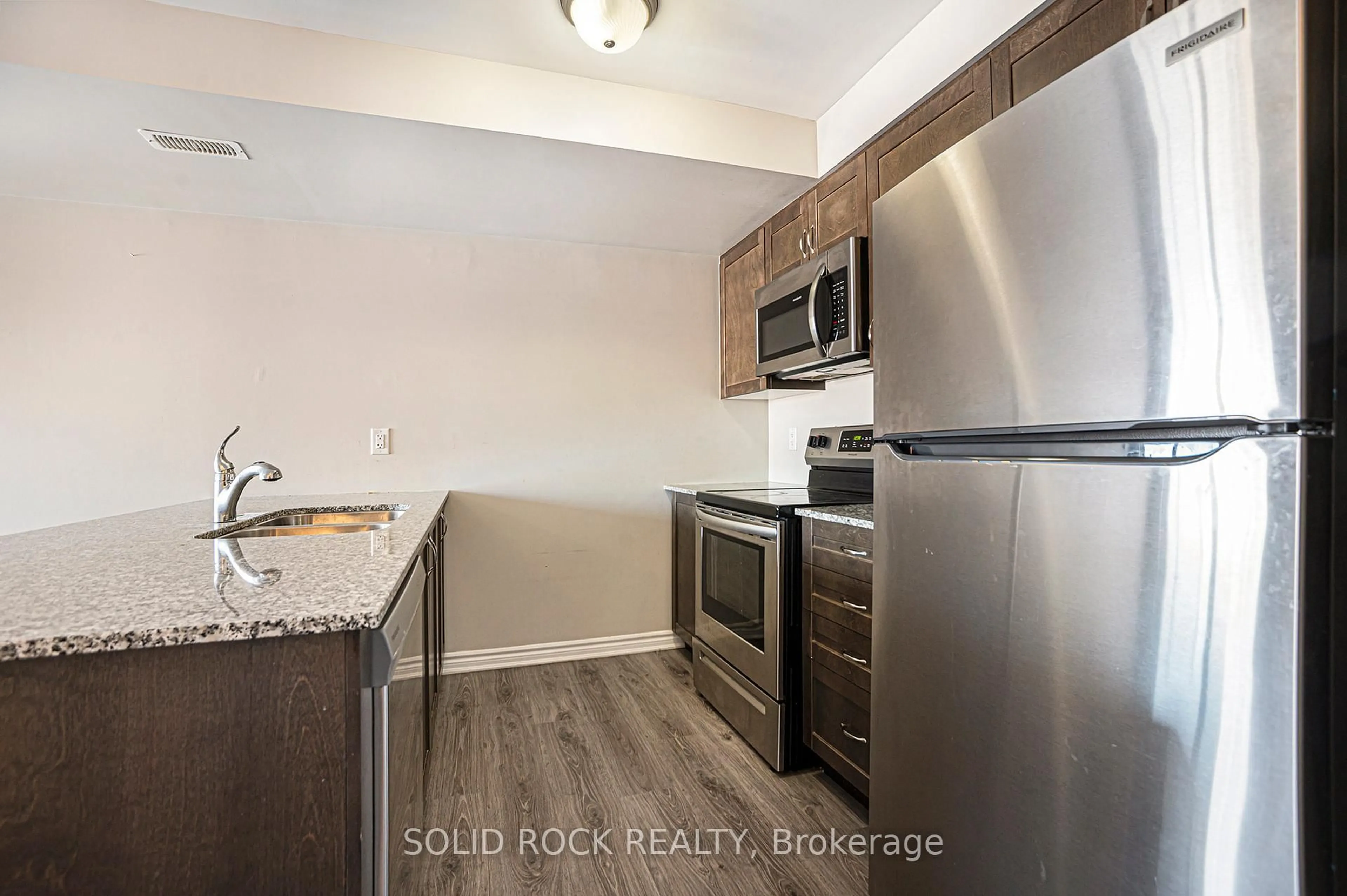 Standard kitchen, wood/laminate floor for 150 Walleye Private #42, Ottawa Ontario K2J 6R2