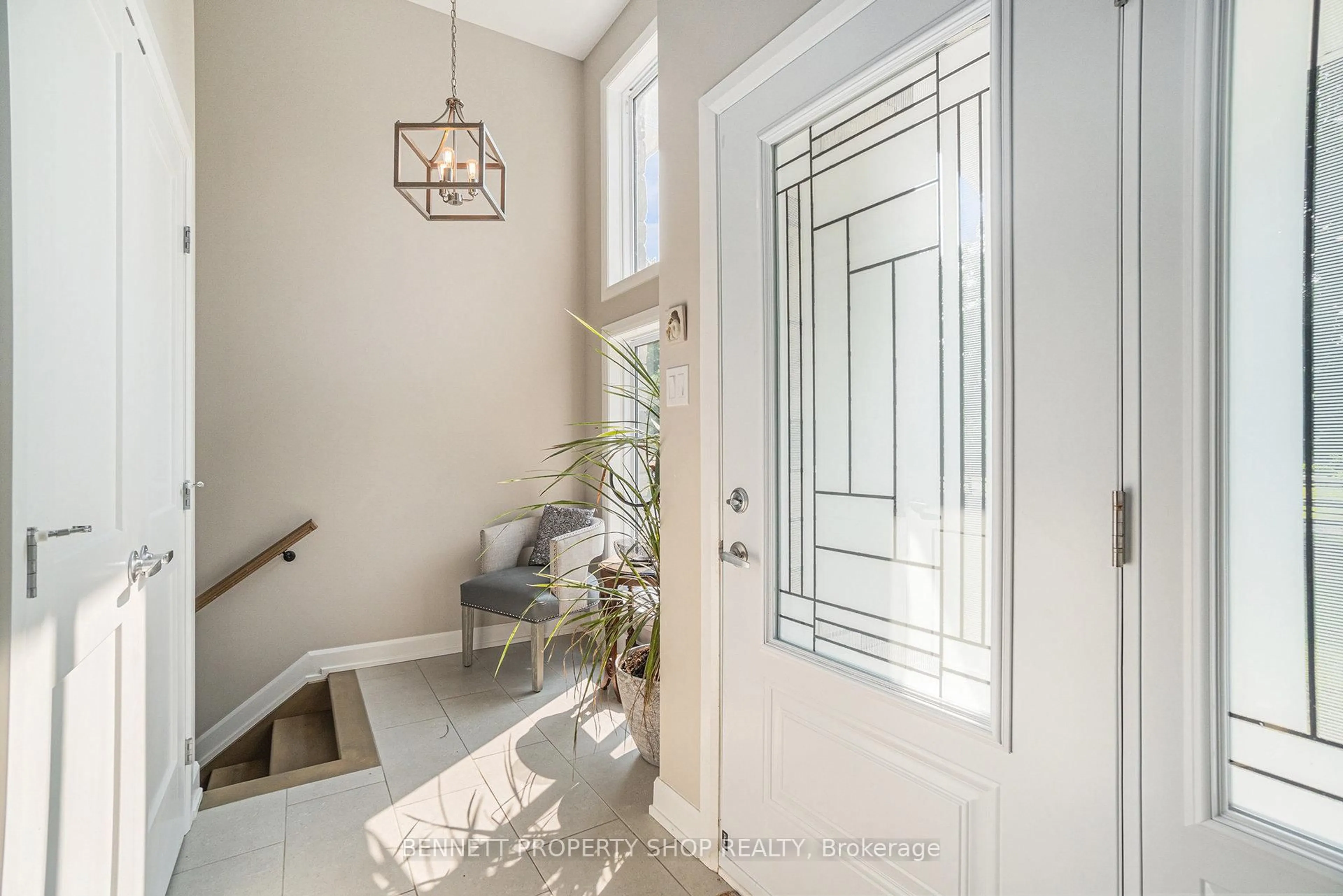 Indoor entryway for 8 Red Door Lane, Renfrew Ontario K7V 3Z8