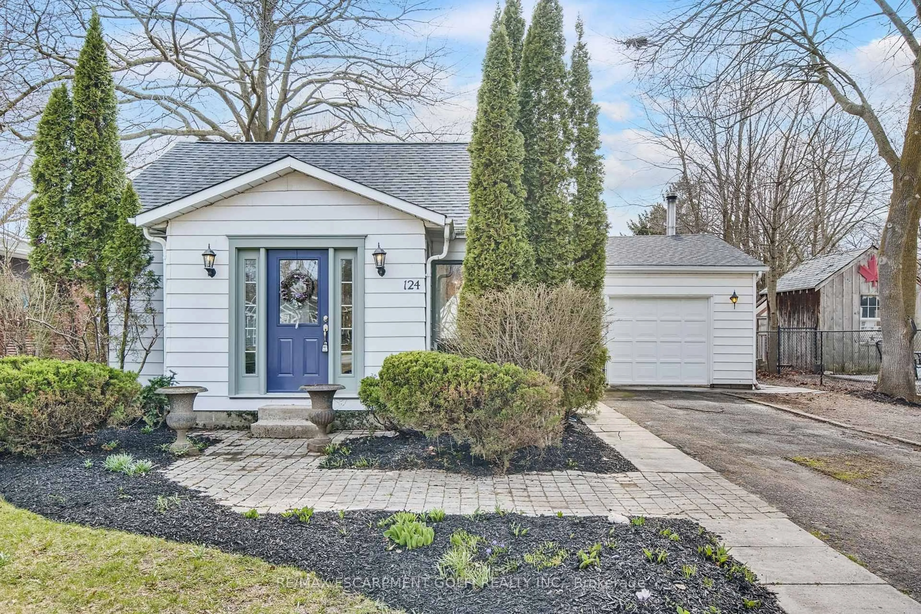 Unknown for 124 Mary St, Niagara-on-the-Lake Ontario L0S 1J0