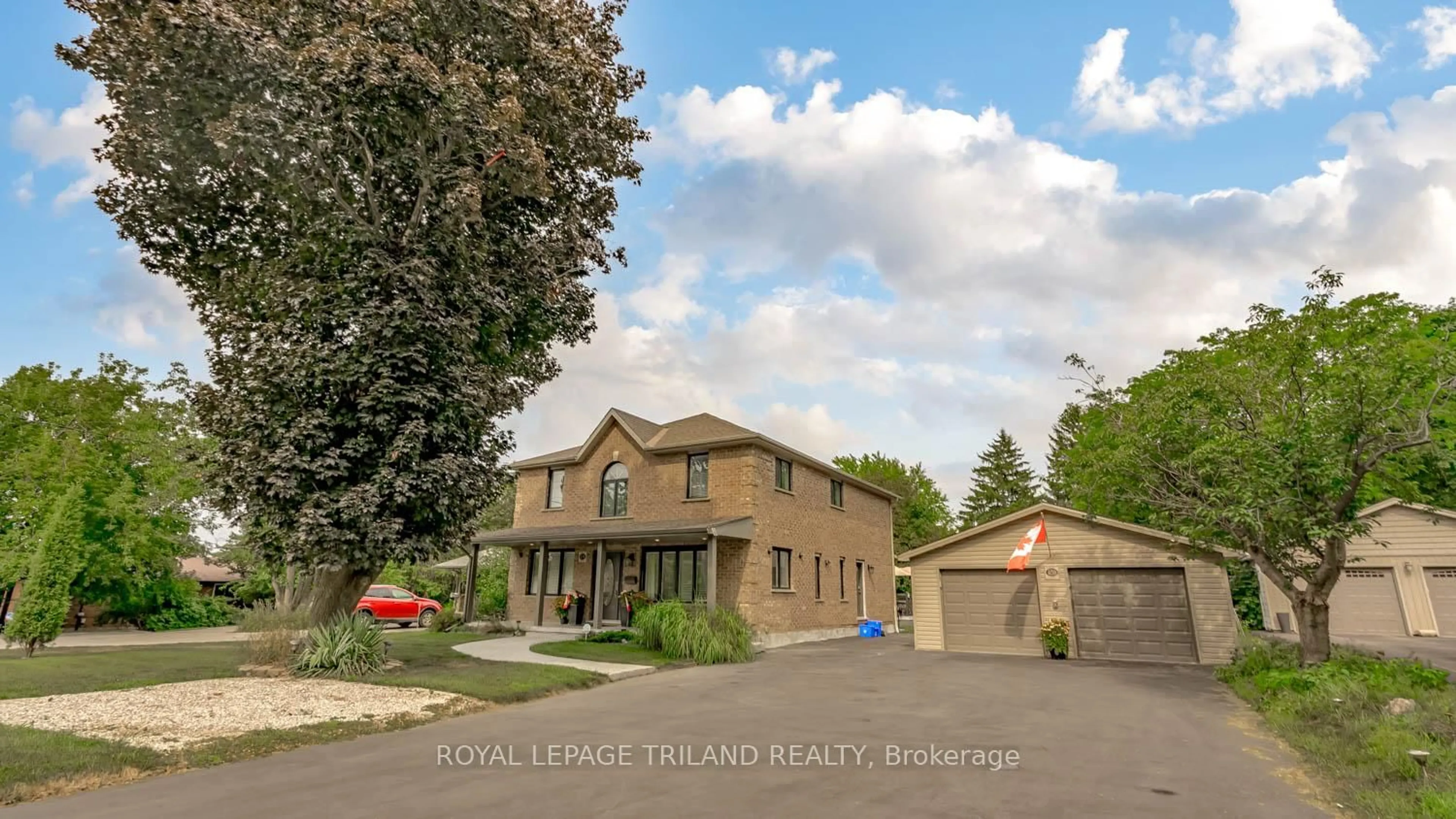 A pic from outside/outdoor area/front of a property/back of a property/a pic from drone, street for 458 Boler Rd, London South Ontario N6K 2K7