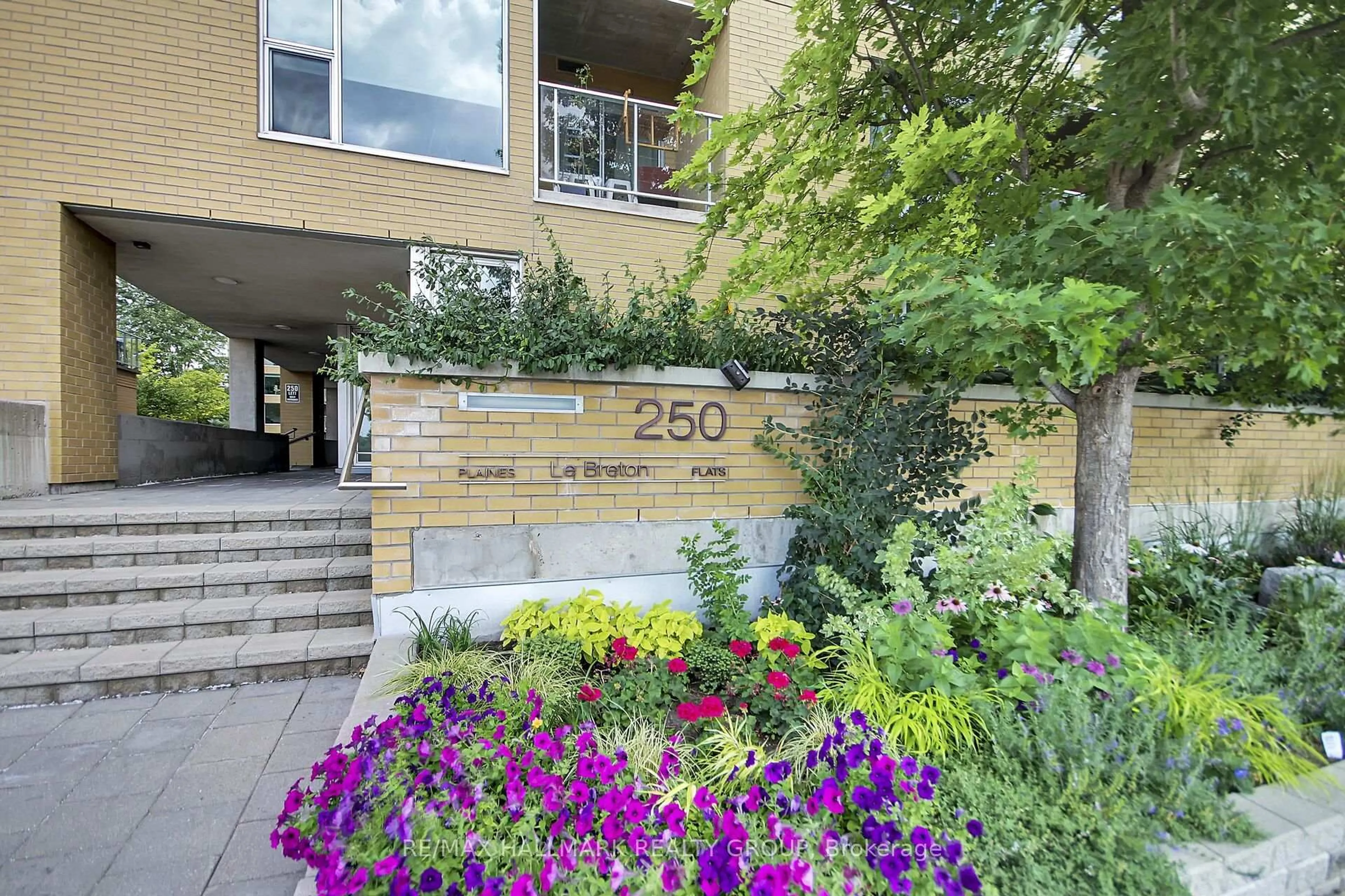 Unknown for 250 Lett St #1306, Ottawa Ontario K1R 0A8