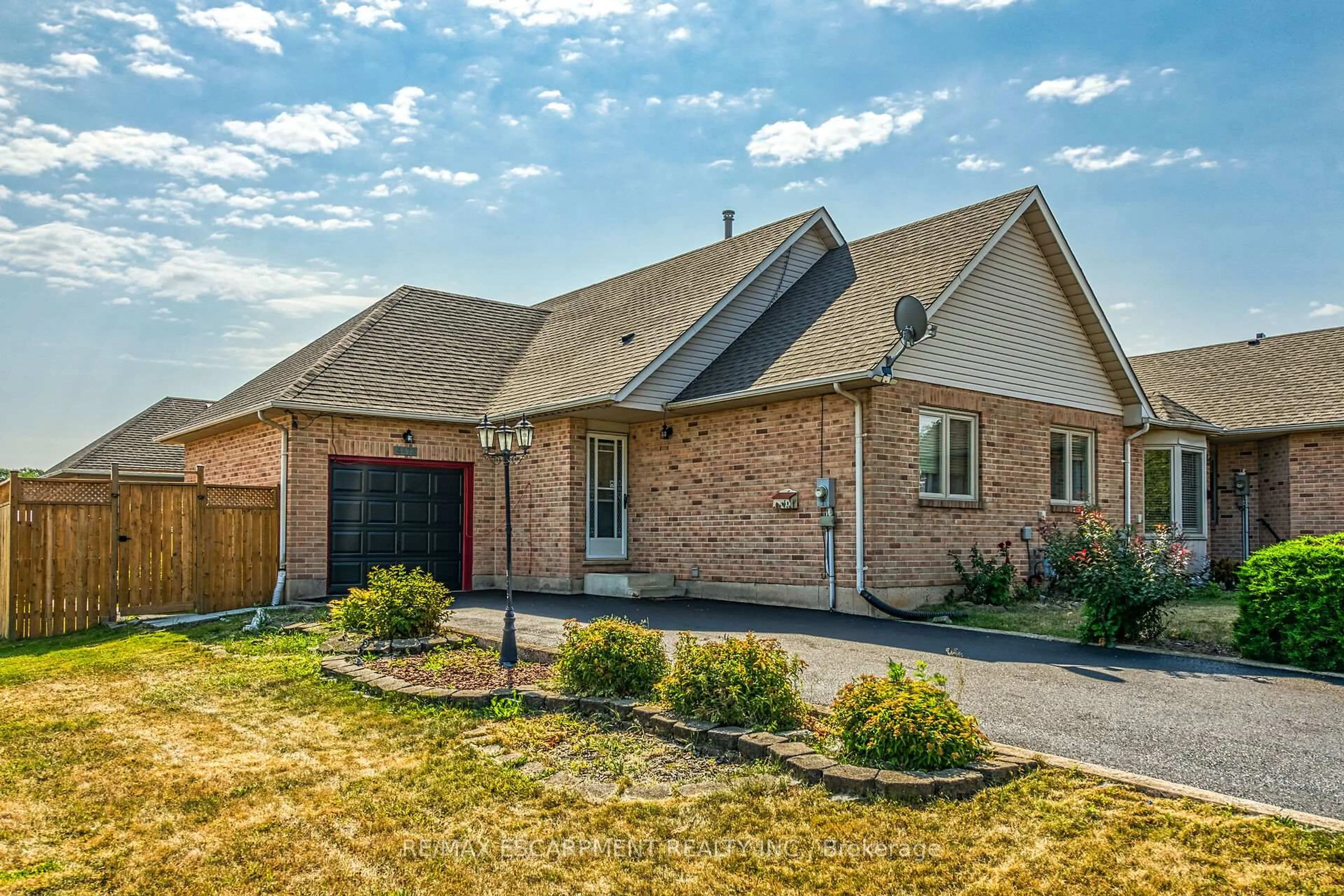 Home with brick exterior material, street for 4473 CHRISTOPHER Crt, Lincoln Ontario L3J 0E1