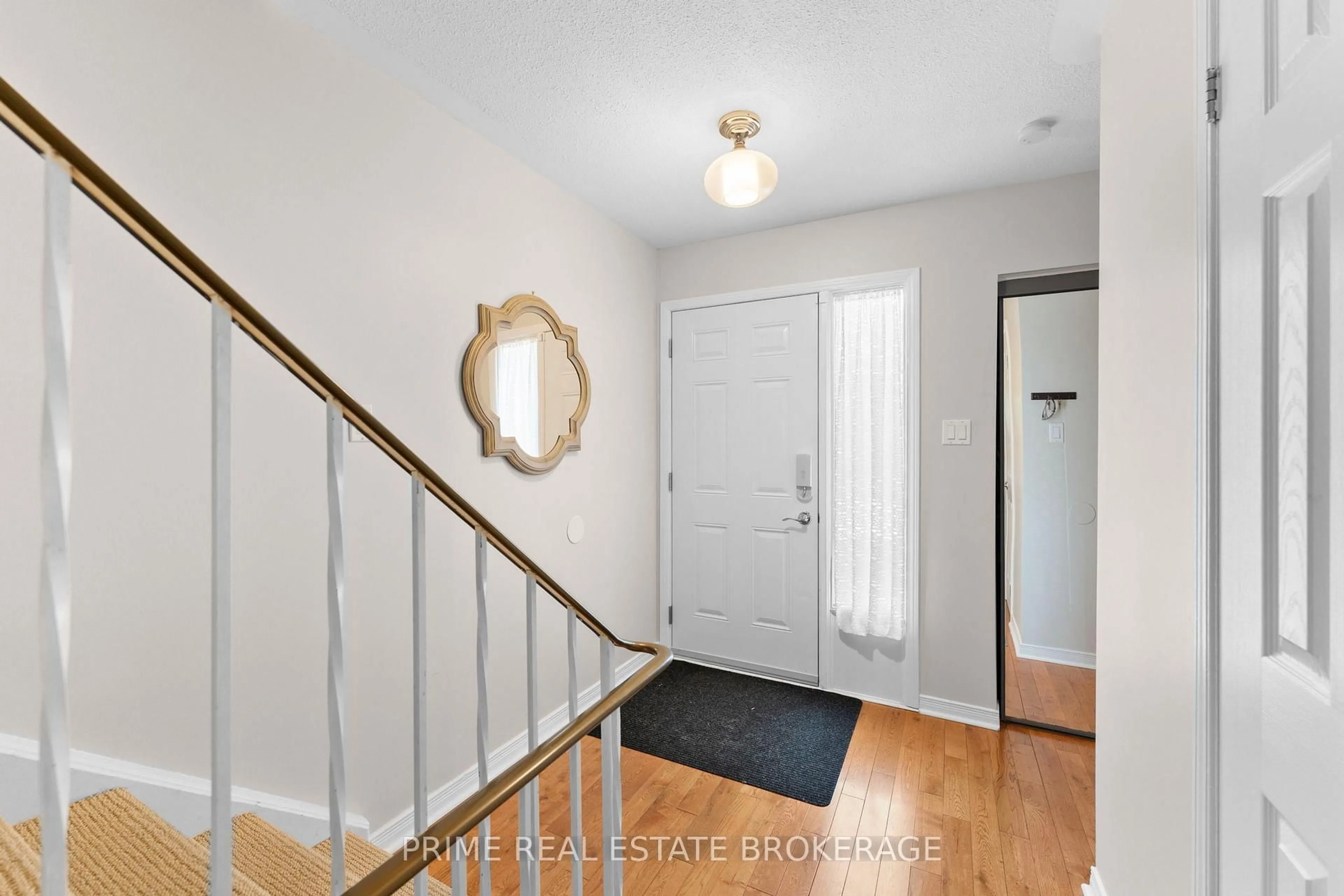 Indoor entryway for 304 Wilkins St, London South Ontario N6C 5B2