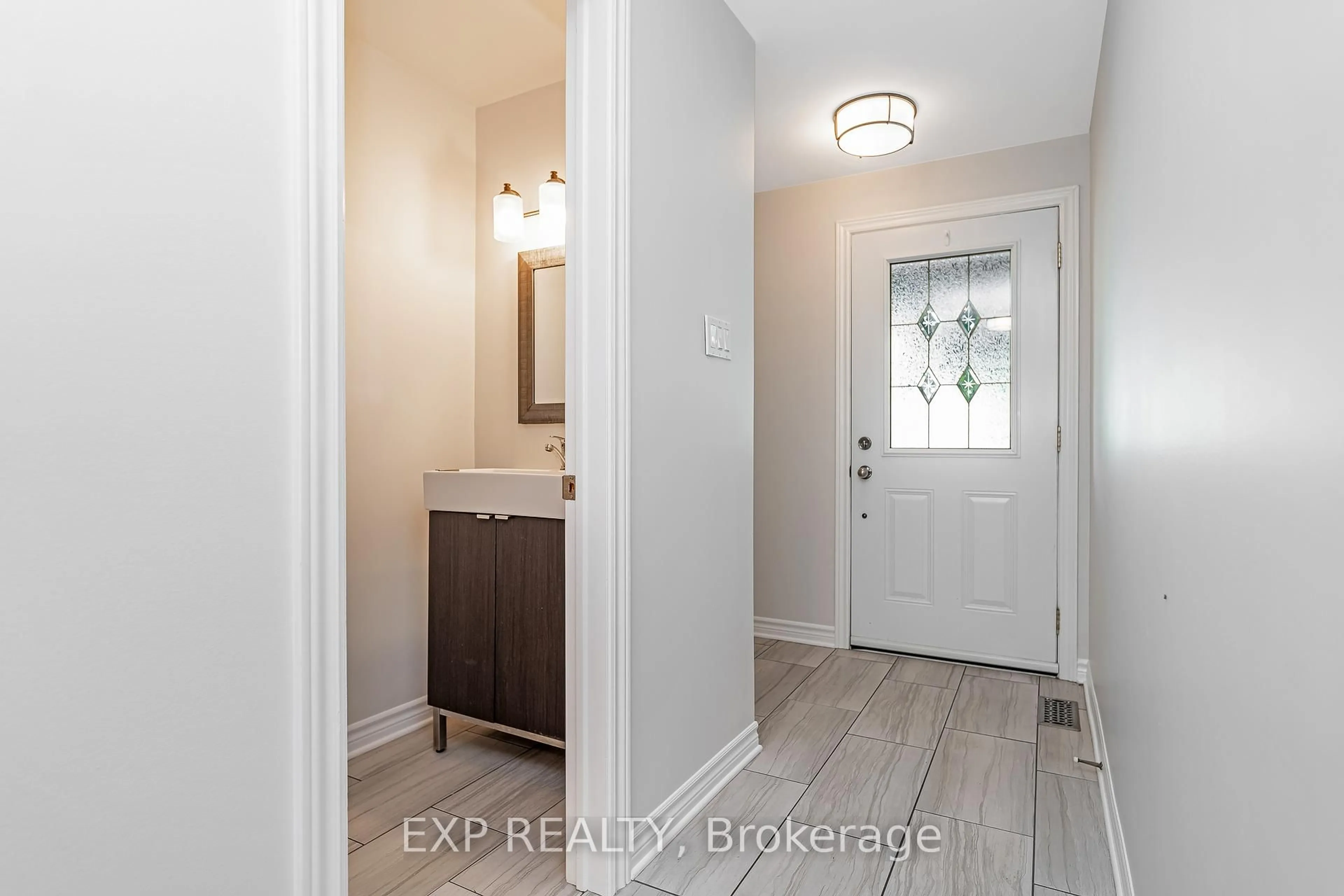 Indoor entryway for 80 Coolspring Cres, Ottawa Ontario K2E 7M8