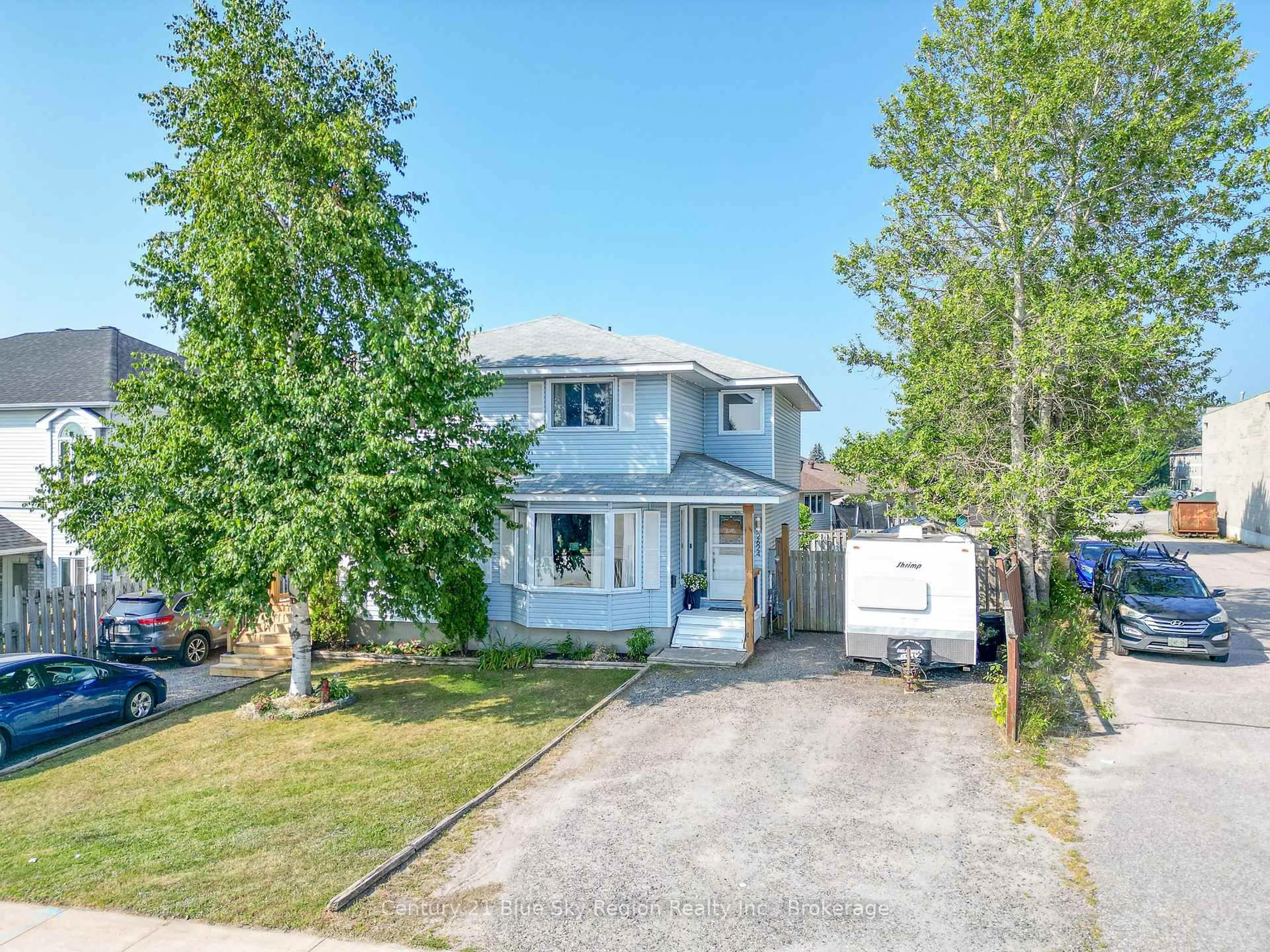 A pic from outside/outdoor area/front of a property/back of a property/a pic from drone, street for 2624 Connaught Ave, North Bay Ontario P1B 9R5