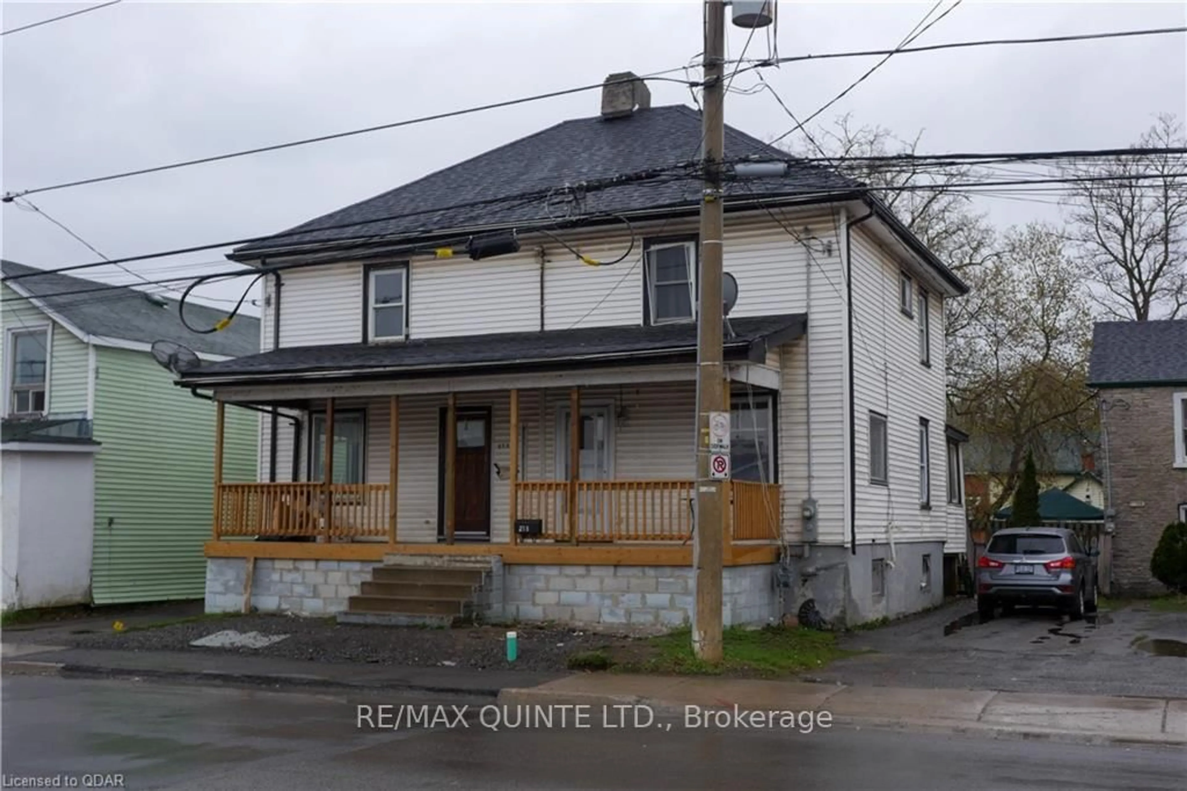 Unknown for 218A Coleman St, Belleville Ontario K8P 3H5