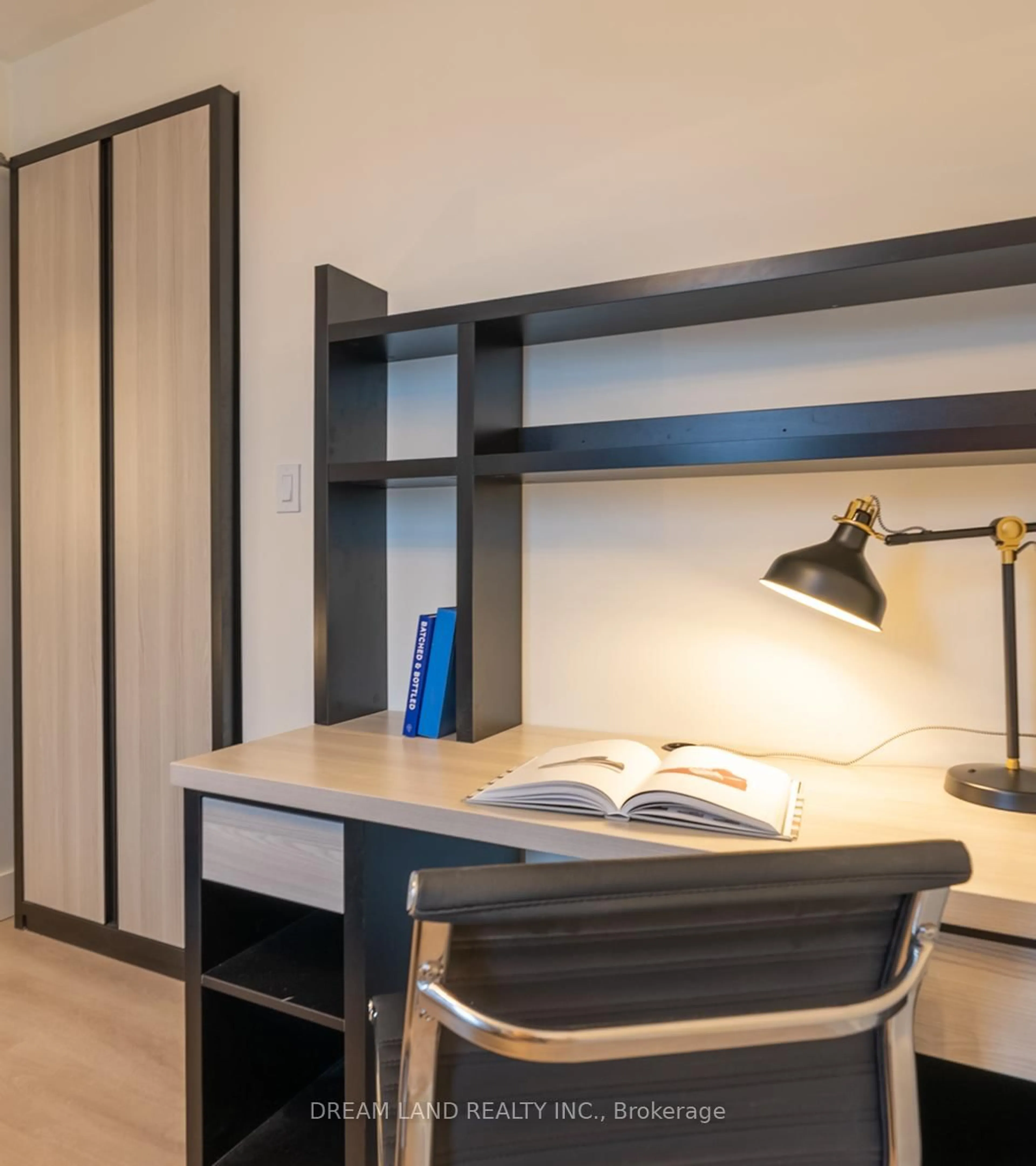 A pic of a room for 145 Columbia St #1035, Waterloo Ontario N2L 3L2