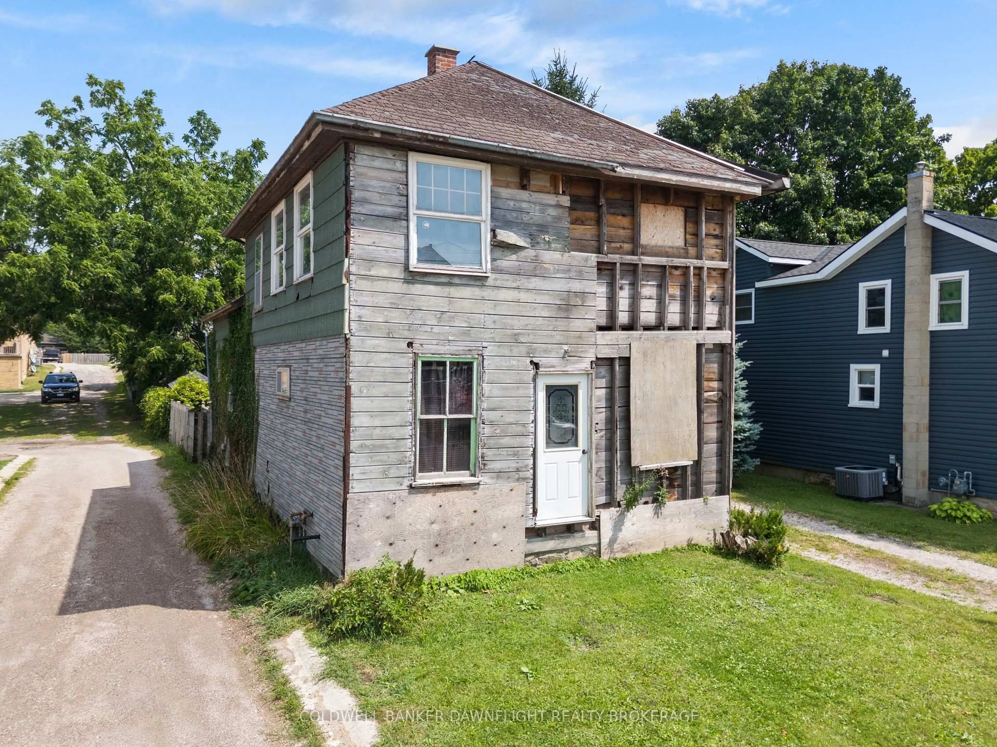 A pic from outside/outdoor area/front of a property/back of a property/a pic from drone, street for 165 James St, Central Huron Ontario N0M 1L0