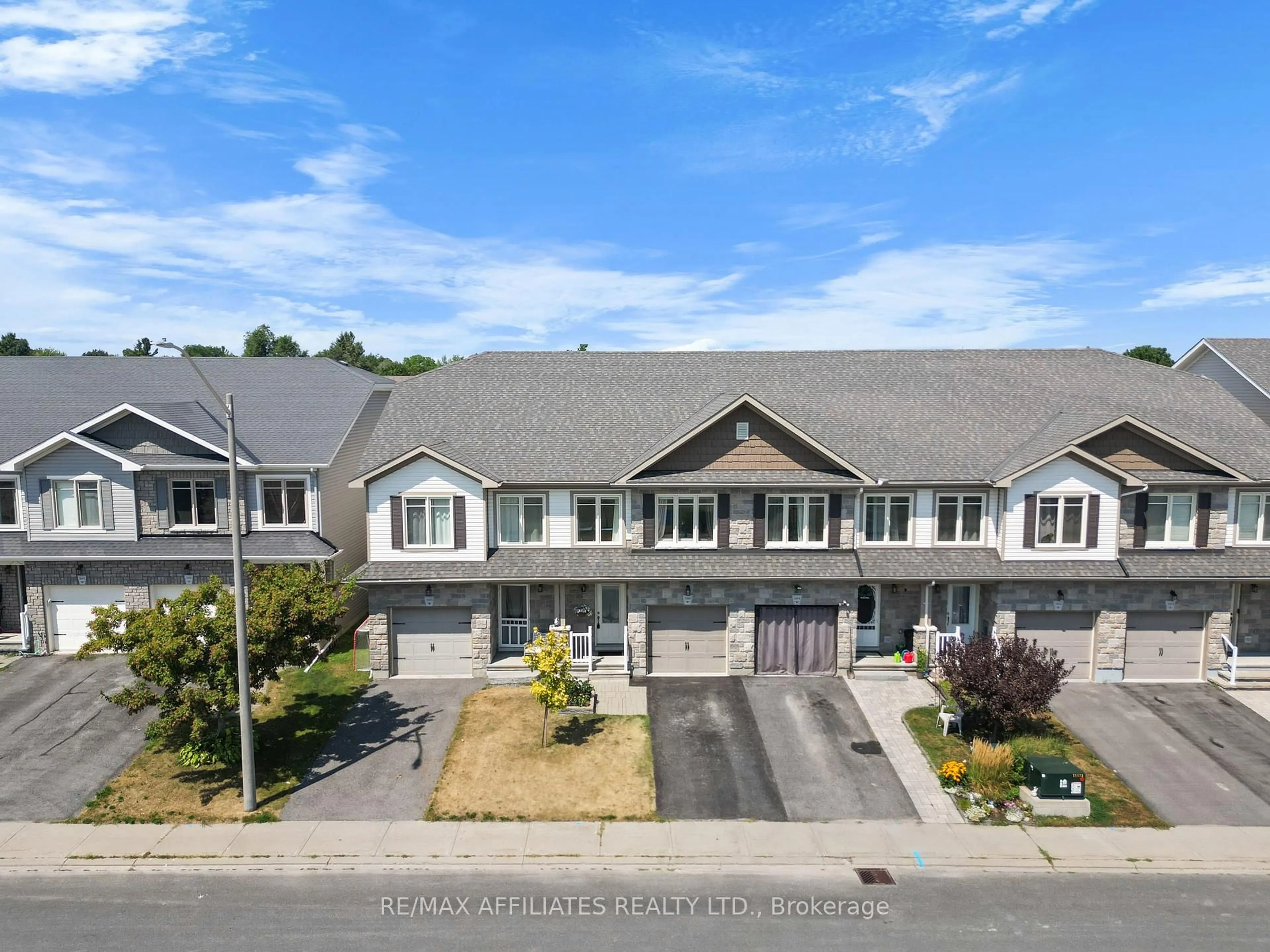 A pic from outside/outdoor area/front of a property/back of a property/a pic from drone, unknown for 386 Ann St, Almonte Ontario K0A 1A0