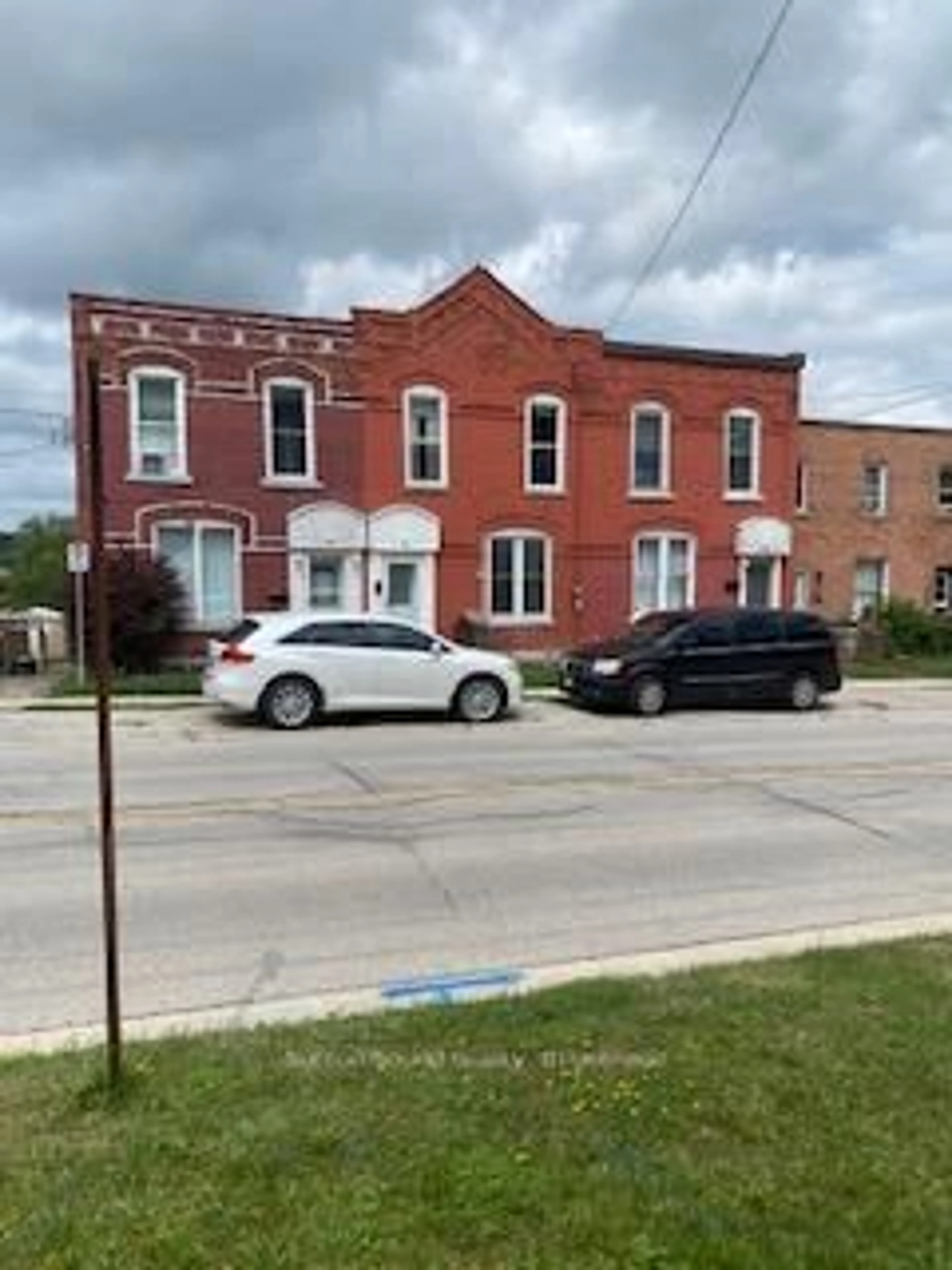 Unknown for 1766 3rd Ave, Owen Sound Ontario N4K 2M4
