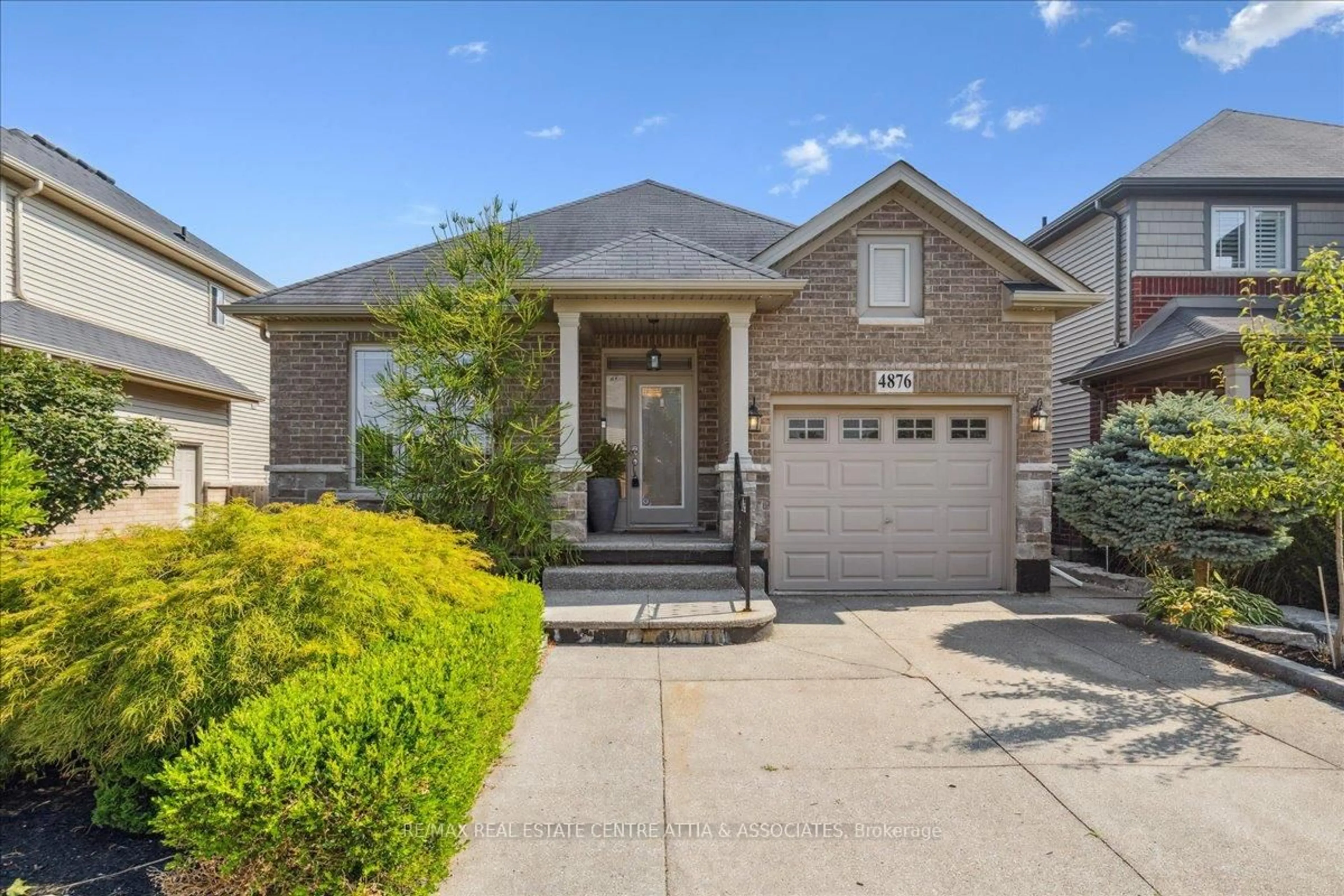 Home with brick exterior material, street for 4876 Allan Crt, Lincoln Ontario L0R 1B3