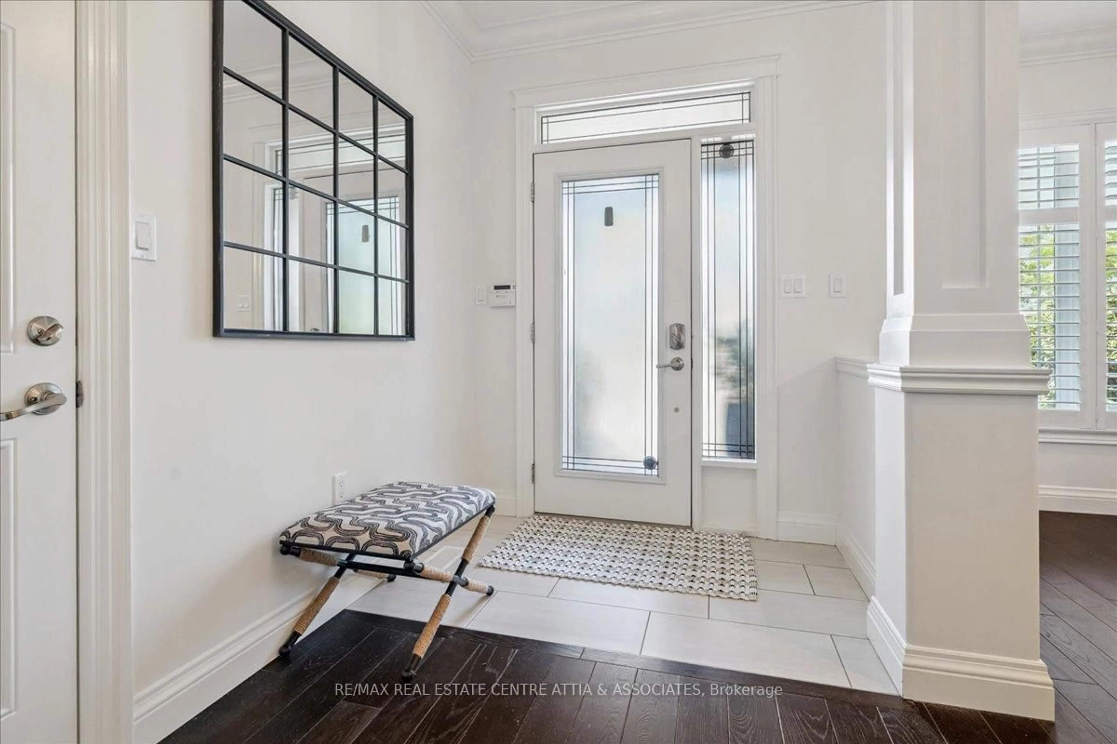 Indoor entryway for 4876 Allan Crt, Lincoln Ontario L0R 1B3
