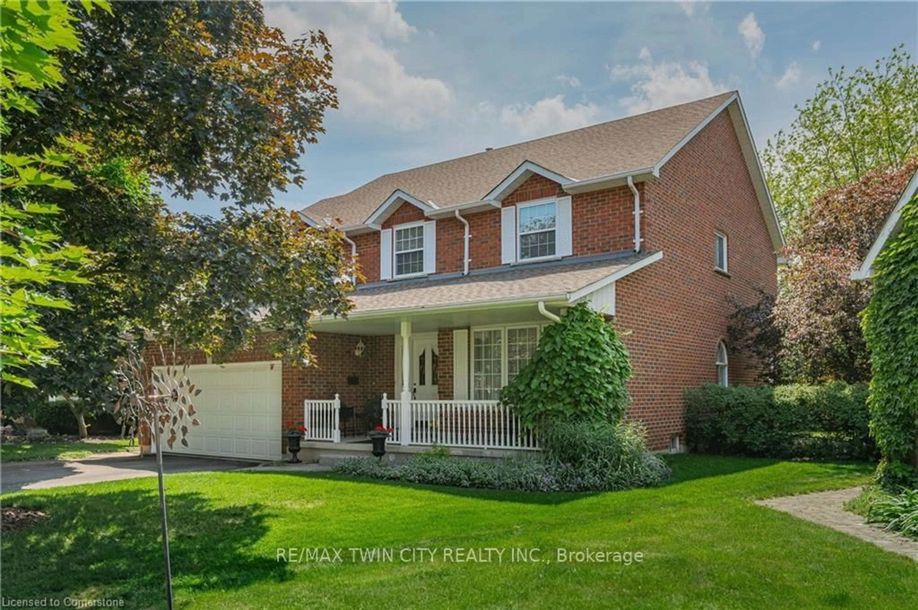 Home with brick exterior material, street for 34 Gowinlock Crt, Cambridge Ontario N1T 1N2