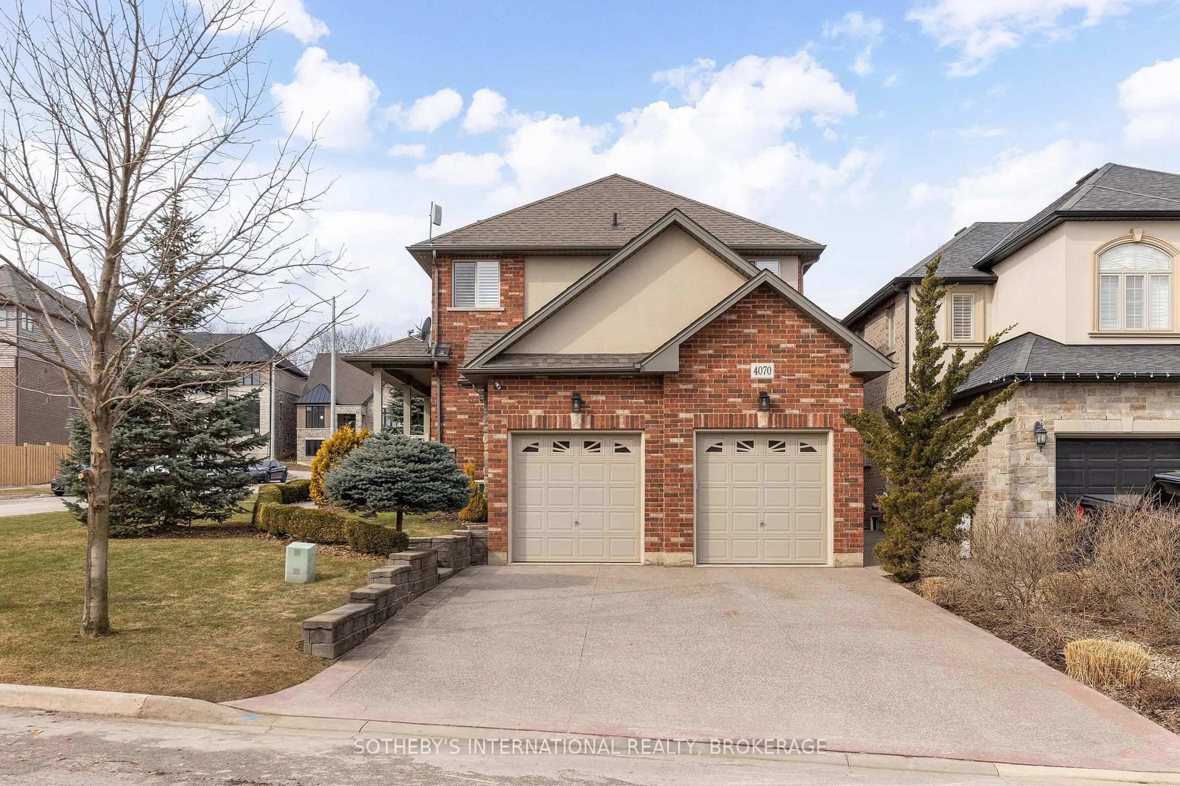 Home with brick exterior material, street for 4070 Stadelbauer Dr, Lincoln Ontario L0R 1B7