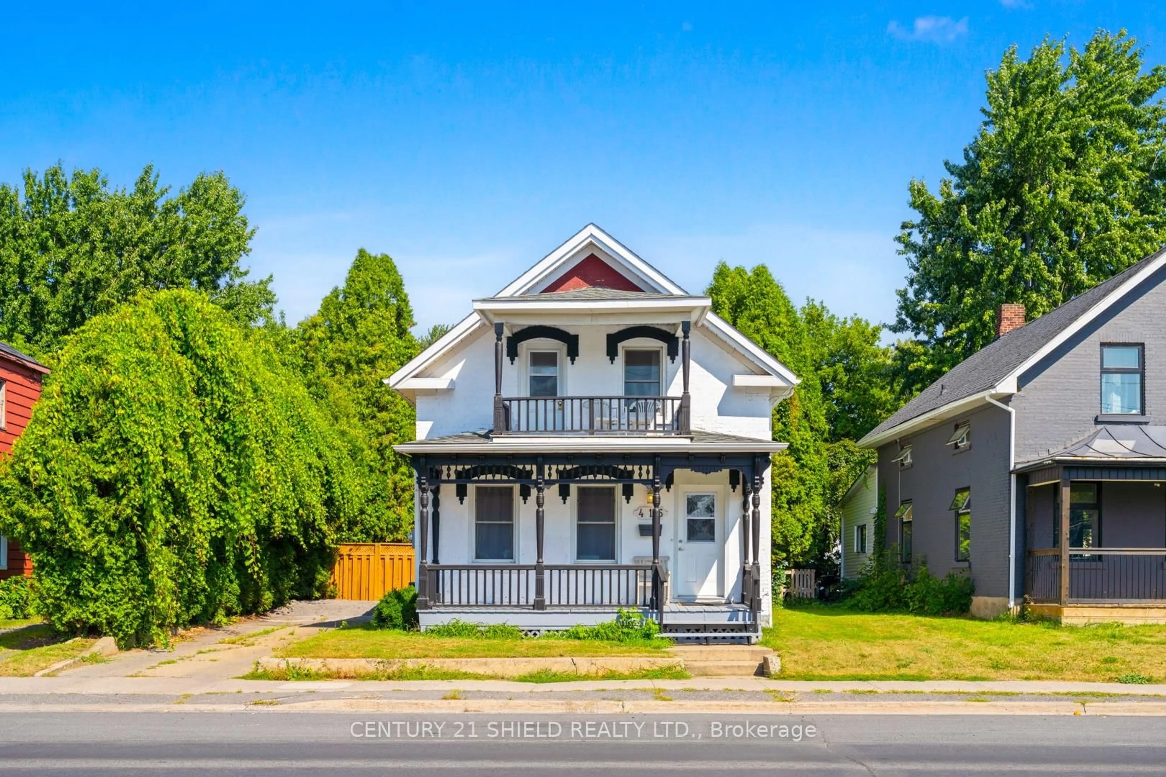 Home with vinyl exterior material, street for 415 Water St, Cornwall Ontario K6H 1A6