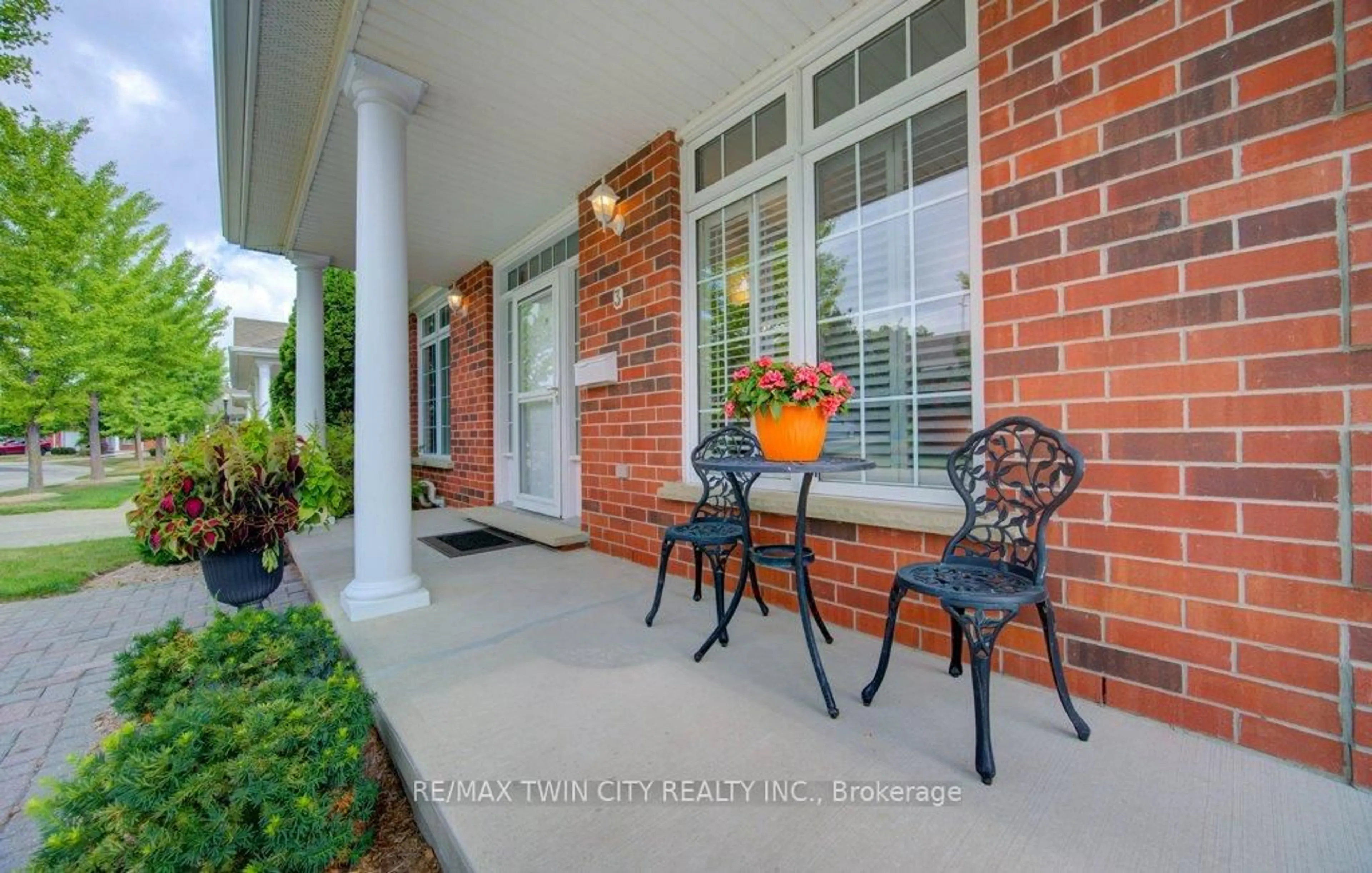 Patio, water/lake/river/ocean view for 369 George St #3, Cambridge Ontario N1S 4X7