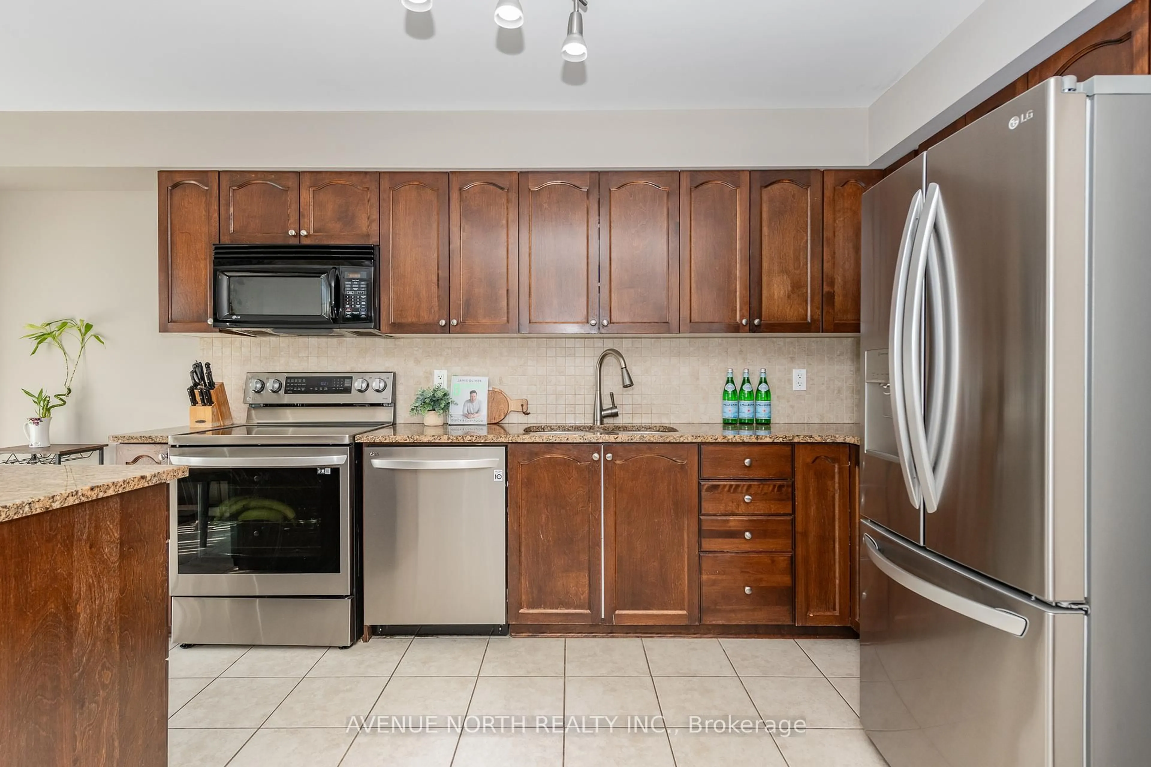 Standard kitchen, ceramic/tile floor for 283 Stroget Private, Ottawa Ontario K2E 0A9