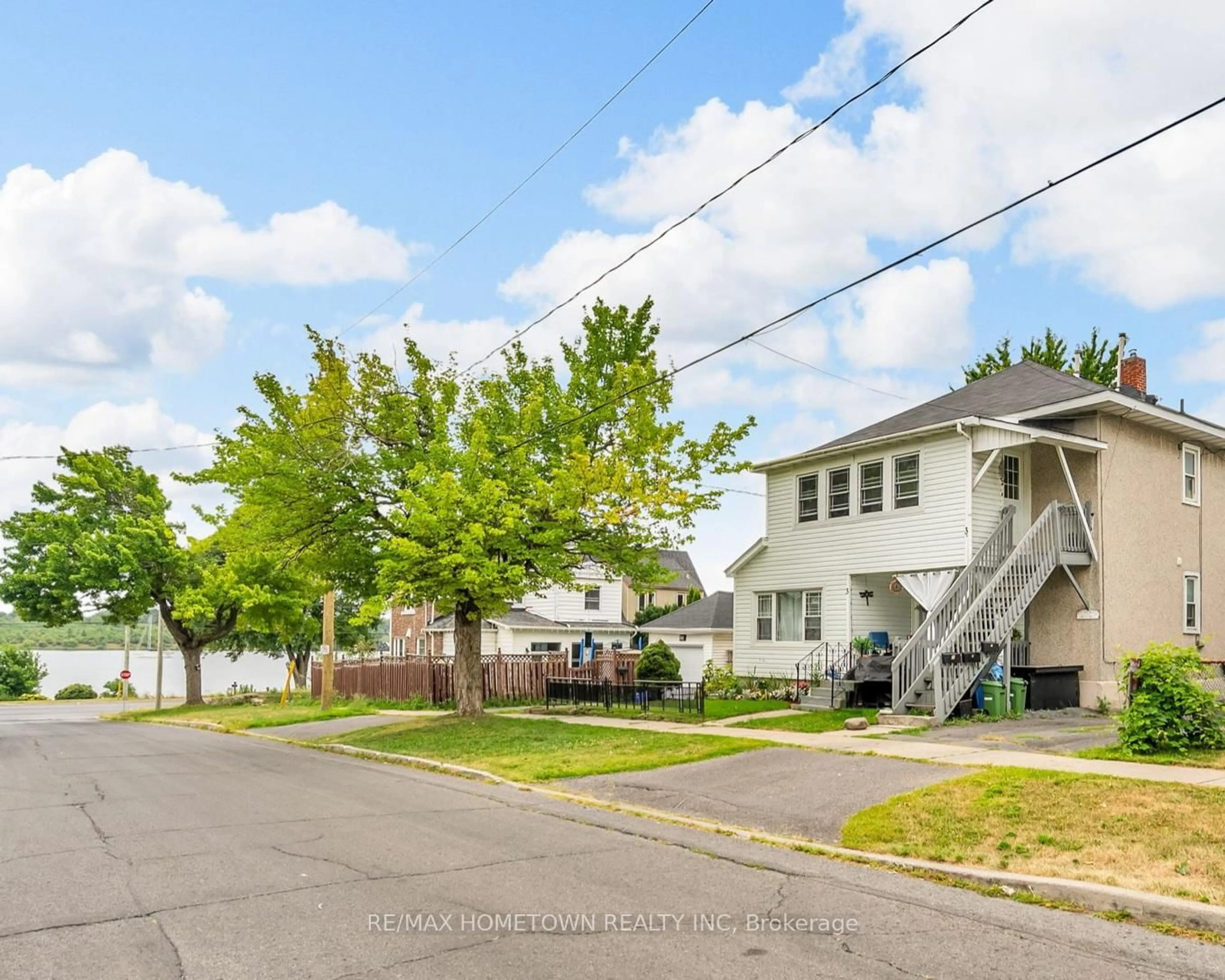 A pic from outside/outdoor area/front of a property/back of a property/a pic from drone, street for 3 Leonia St, Cornwall Ontario K6H 5L5