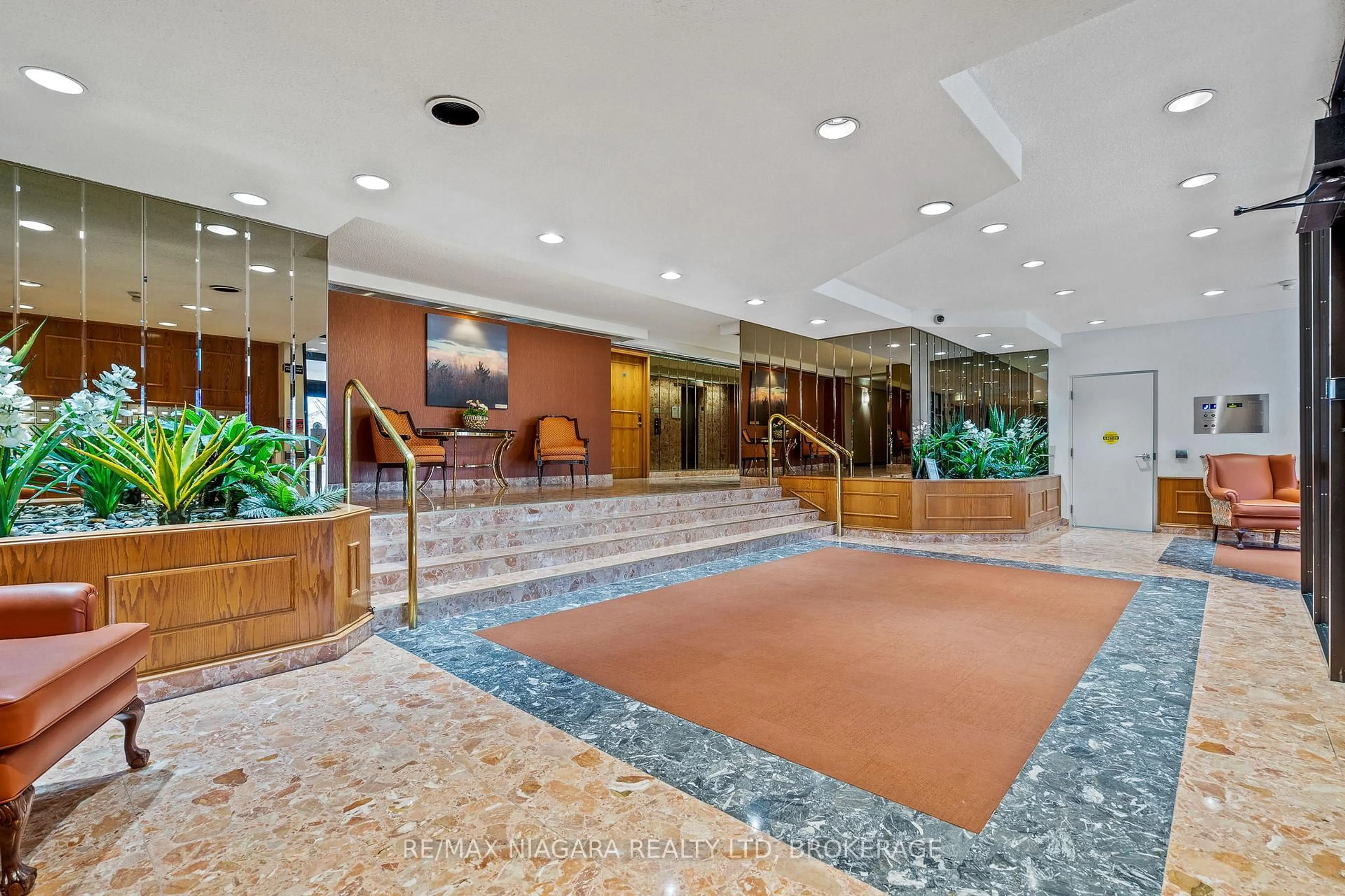 Lobby for 3 TOWERING HEIGHTS Blvd #407, St. Catharines Ontario L2T 4A4