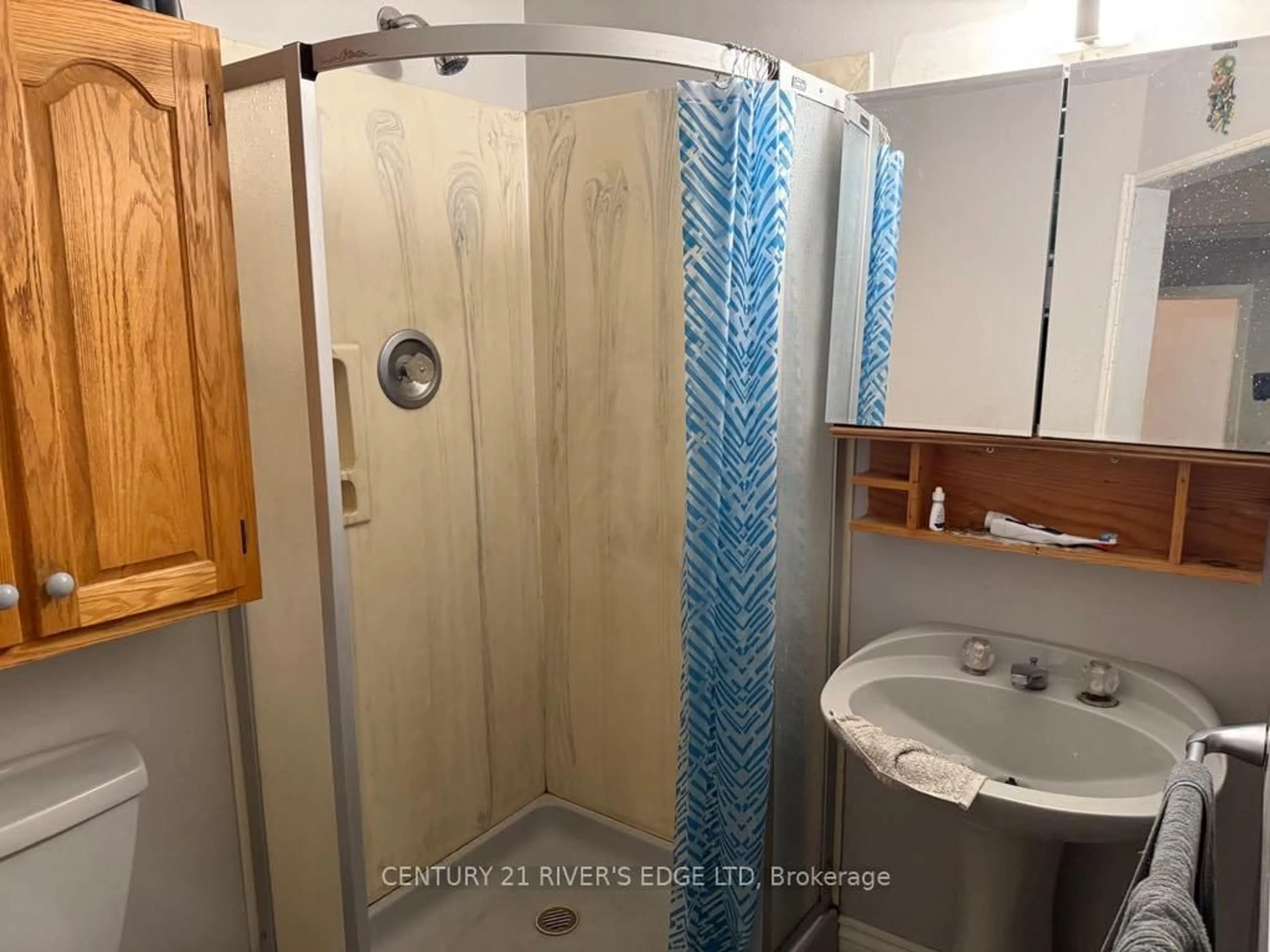 Standard bathroom, unknown for 1432 County Rd 2 Rd, Elizabethtown-Kitley Ontario K6V 5P3