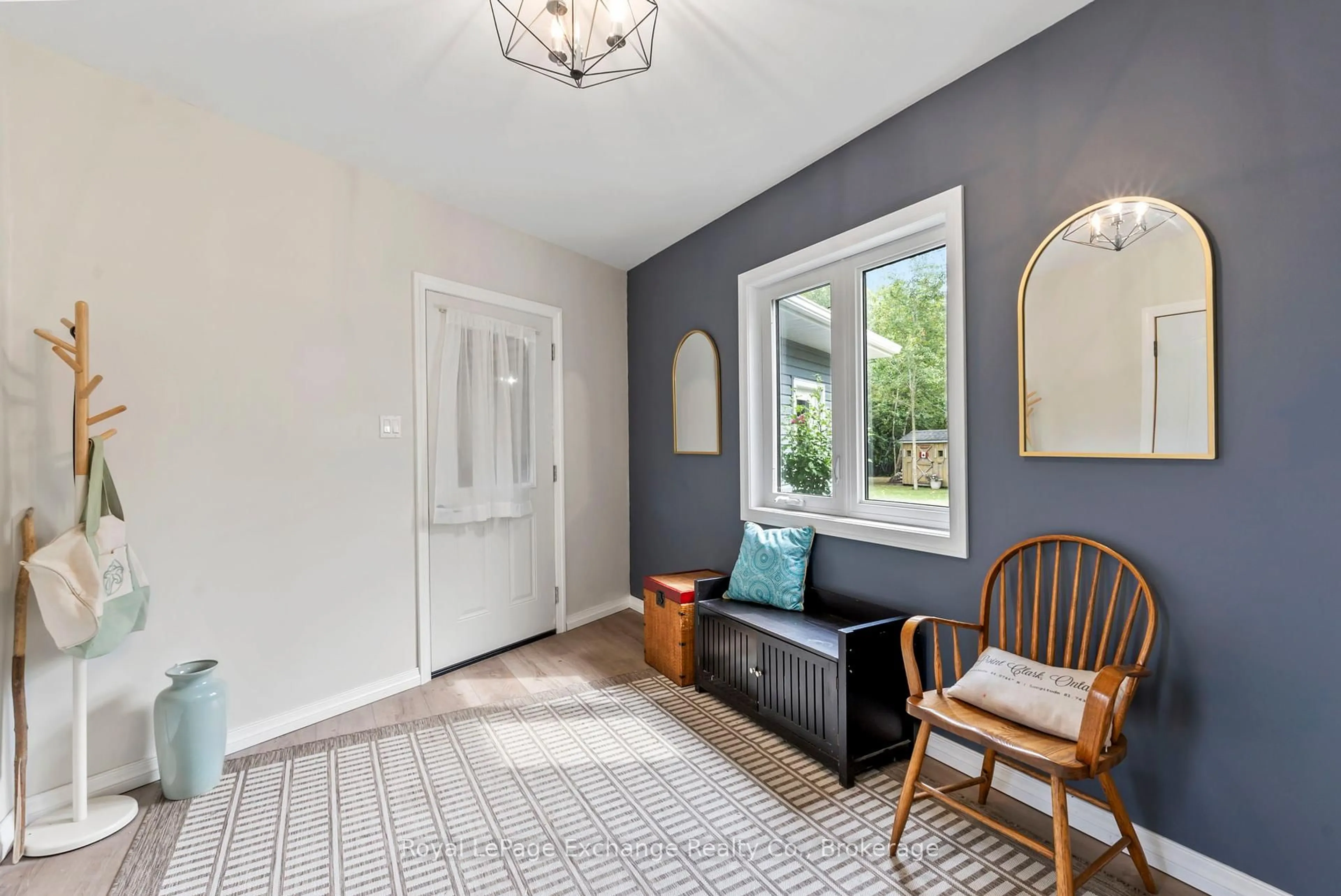 Indoor entryway for 251 St Arnaud St, Huron-Kinloss Ontario N0G 2R0