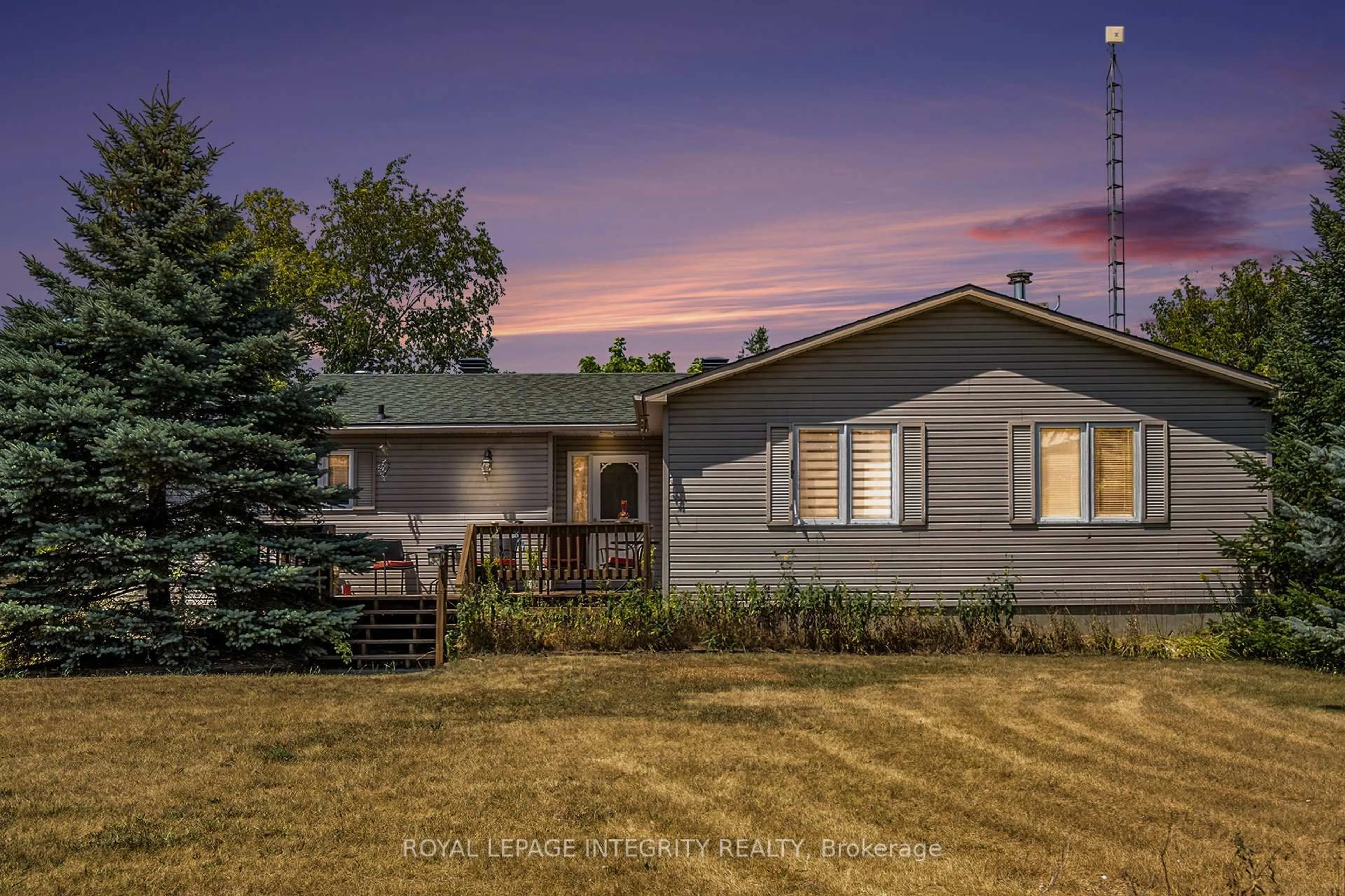 Home with vinyl exterior material, unknown for 399 Jig St, North Grenville Ontario K0G 1S0