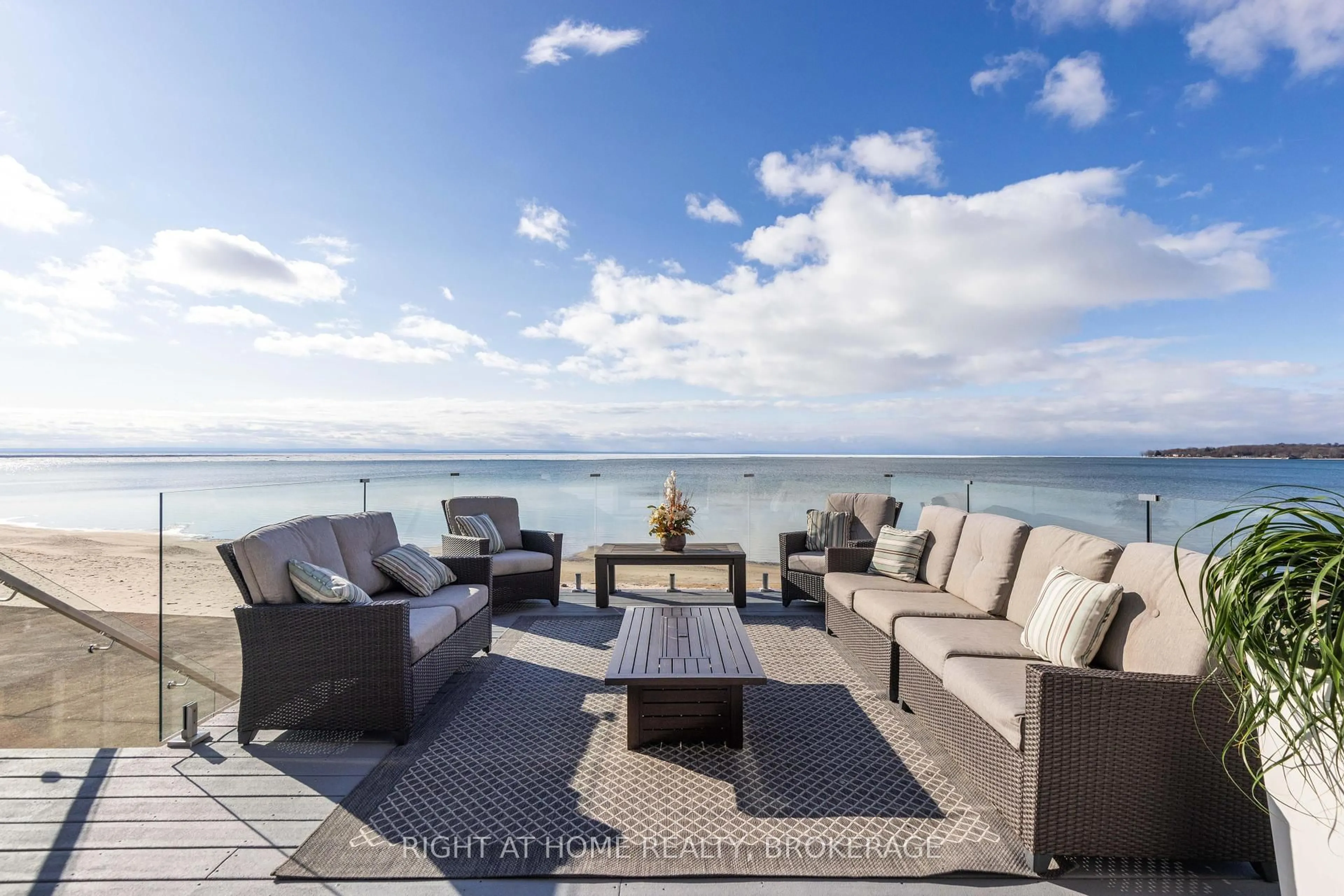 Patio, water/lake/river/ocean view for 4347 Erie Rd, Fort Erie Ontario L0S 1B0