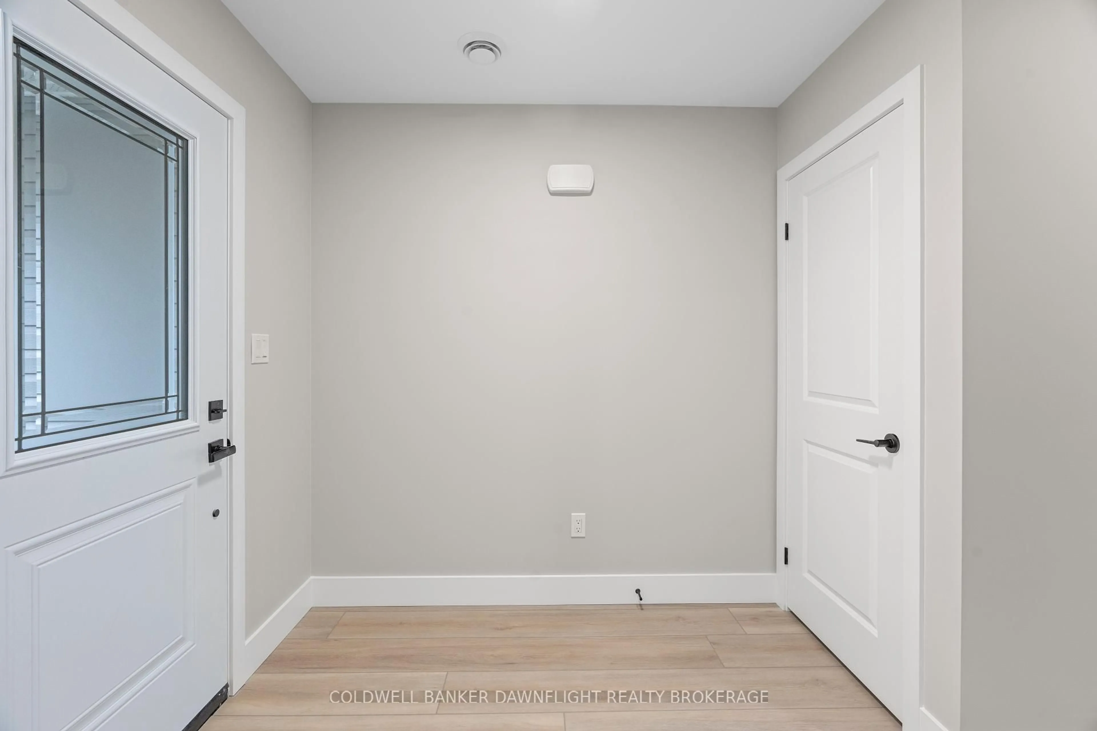 Indoor entryway for 111 Victoria Ave, South Huron Ontario N0M 1M0
