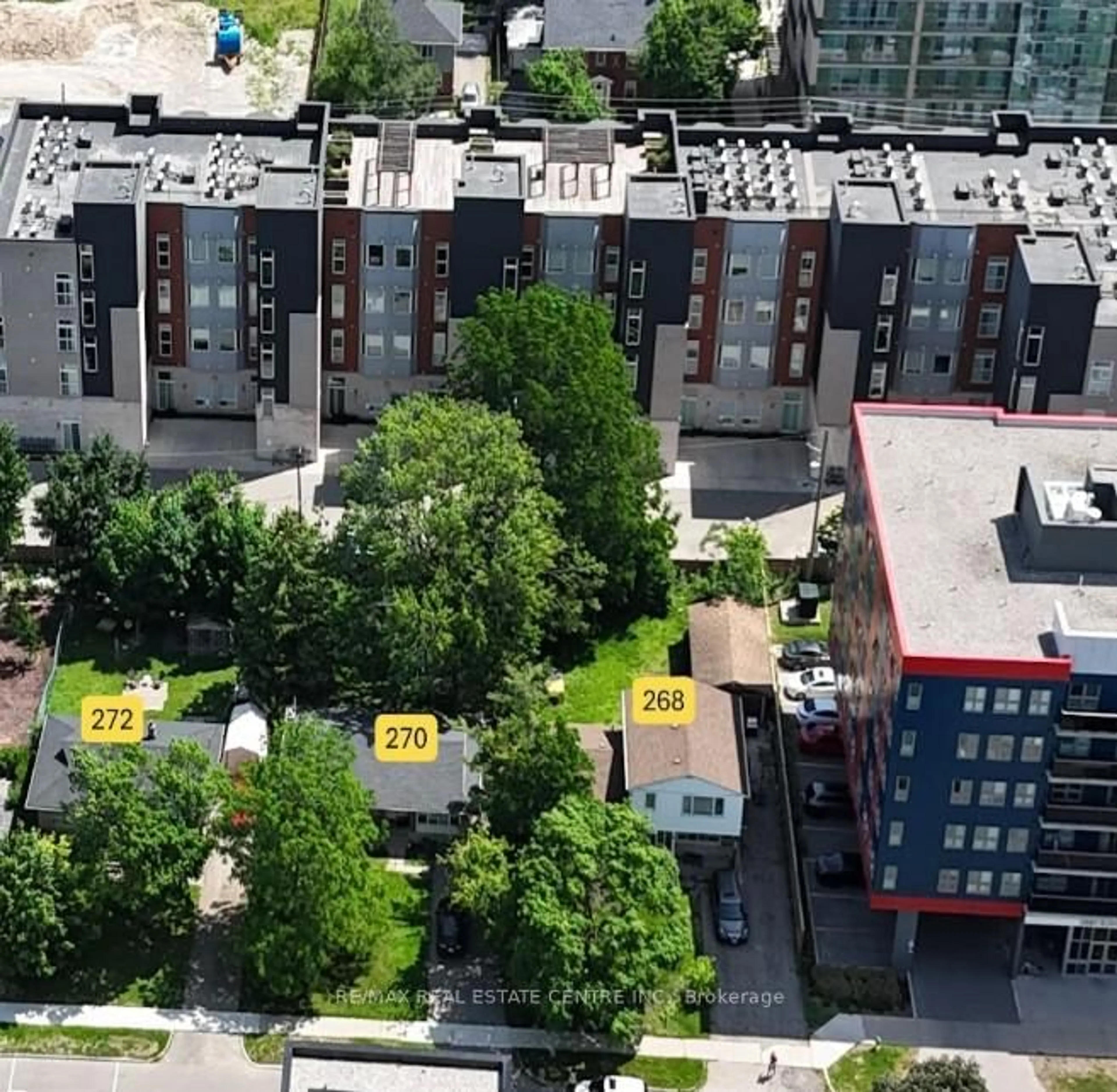 A pic from outside/outdoor area/front of a property/back of a property/a pic from drone, city buildings view from balcony for 272 Sunview St, Waterloo Ontario N2L 3V9