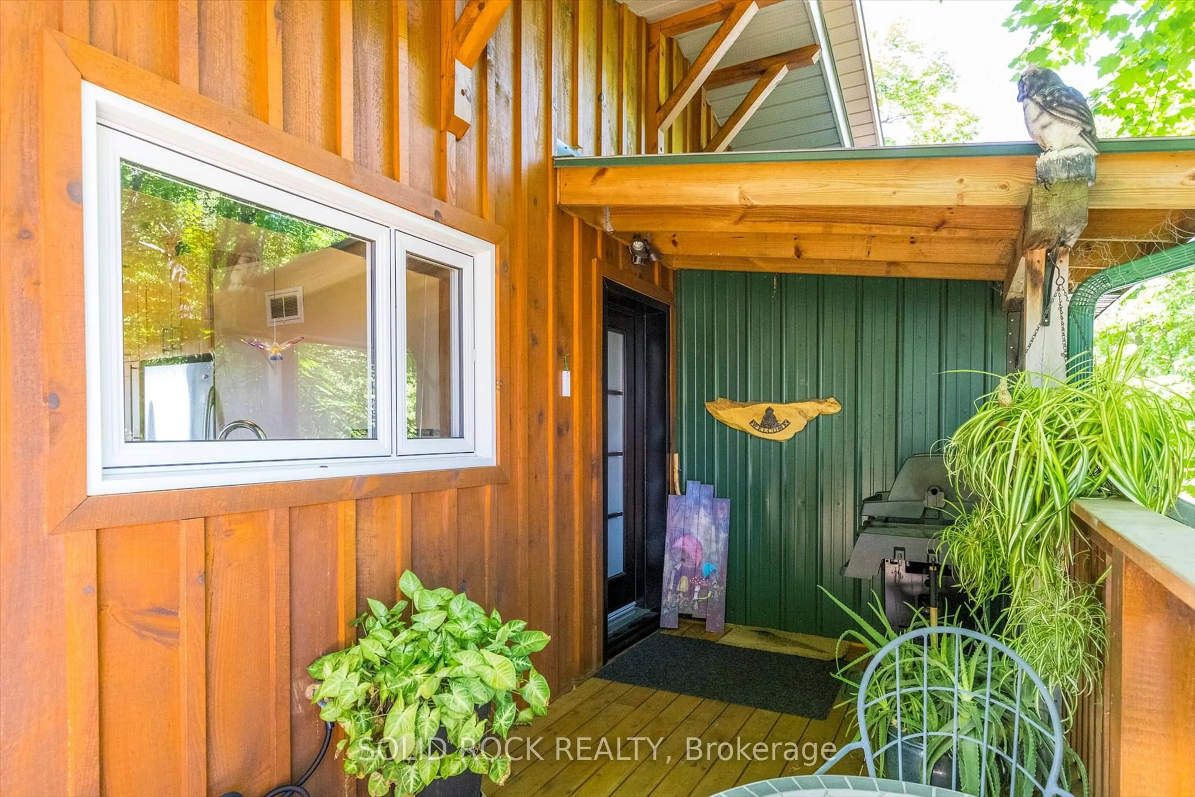 Indoor entryway for 148 Glen Ridge Rd, Limoges Ontario K0K 2M0