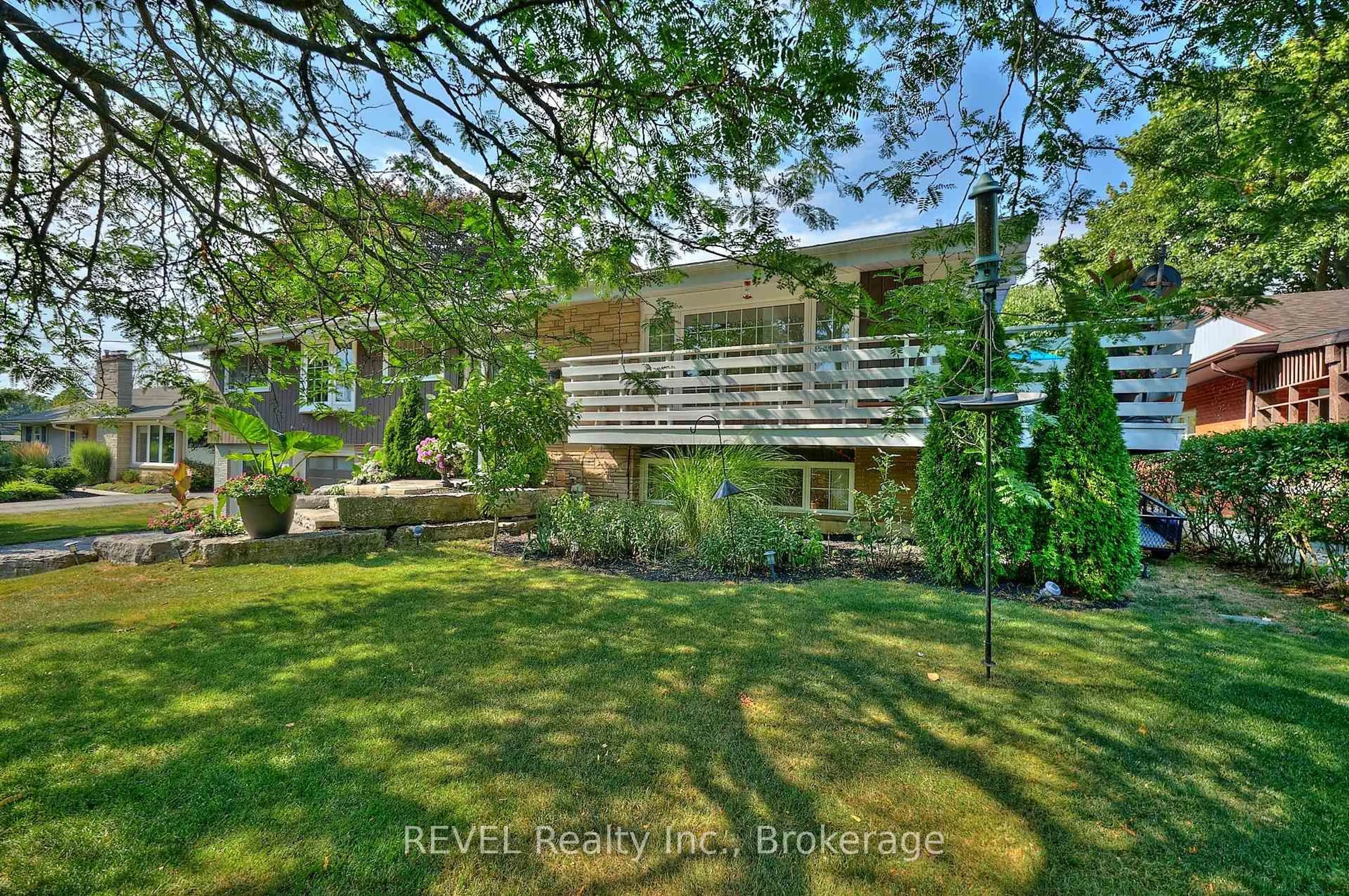 A pic from outside/outdoor area/front of a property/back of a property/a pic from drone, unknown for 51 Pancake Lane, Pelham Ontario L3E 0J5
