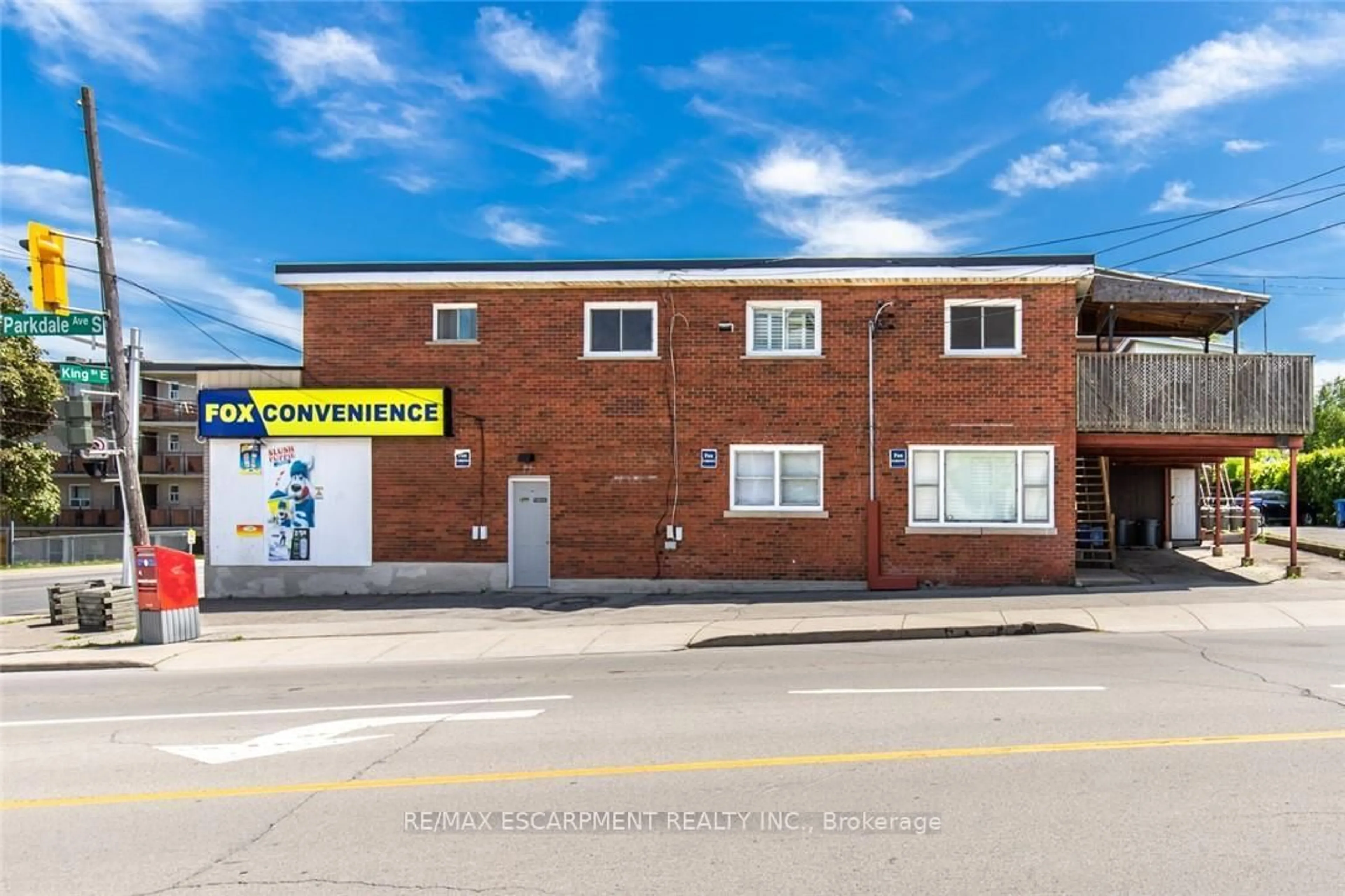 Unknown for 2340 KING St, Hamilton Ontario L8K 1X7