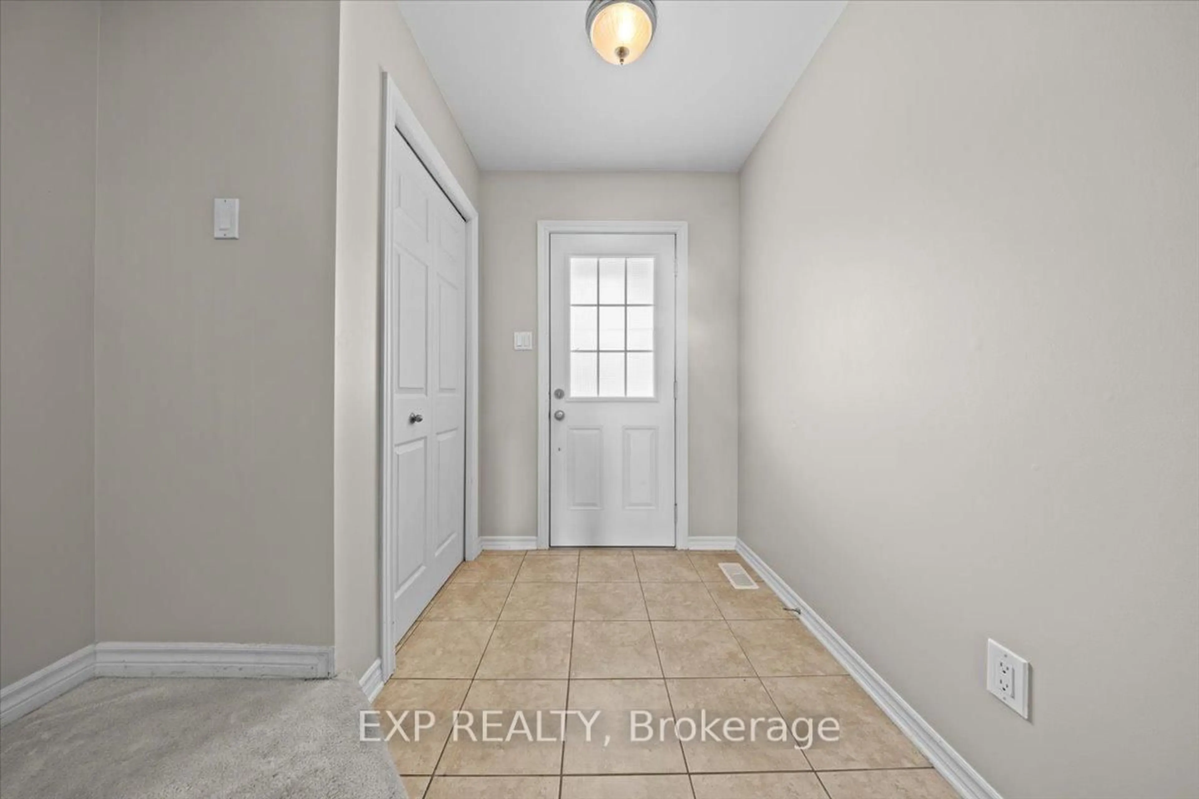 Indoor entryway for 12 John Findlay Terr, Arnprior Ontario K7S 3Z3