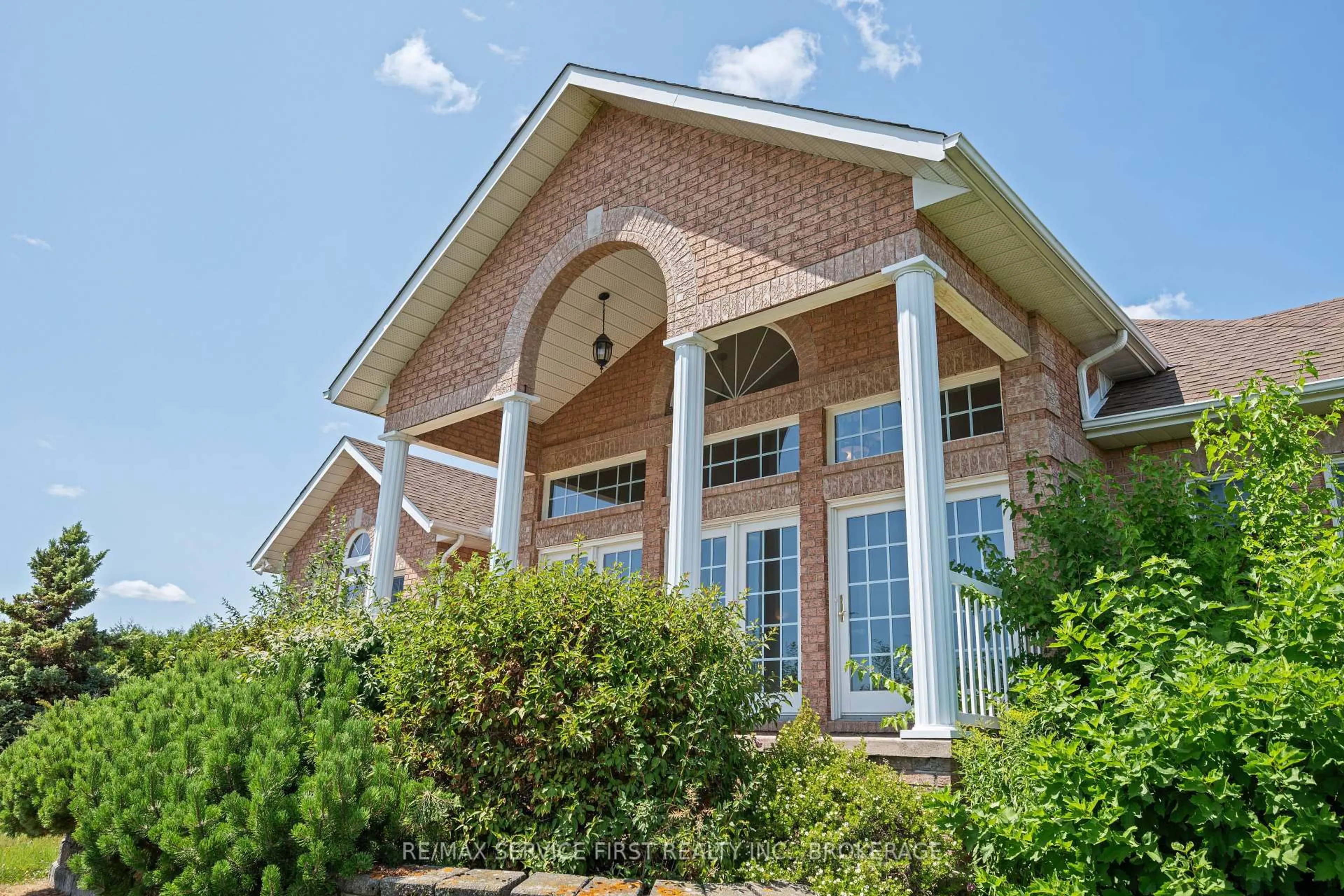 Home with brick exterior material, unknown for 229 Island View Dr, Front of Leeds & Seeleys Bay Ontario K7G 2T7