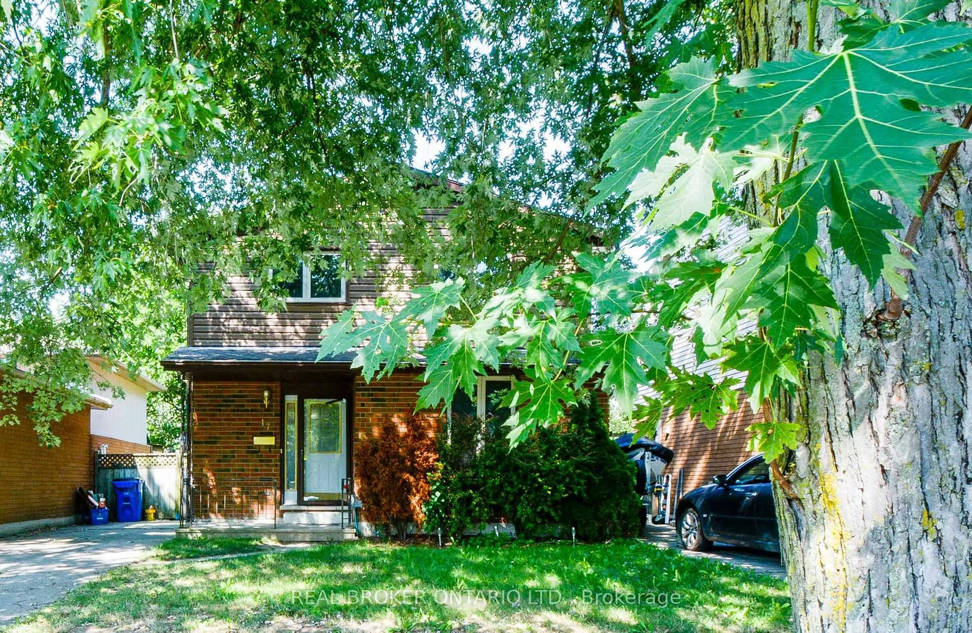 A pic from outside/outdoor area/front of a property/back of a property/a pic from drone, street for 47 Wedgewood Ave, Chatham-Kent Ontario N7M 5X3