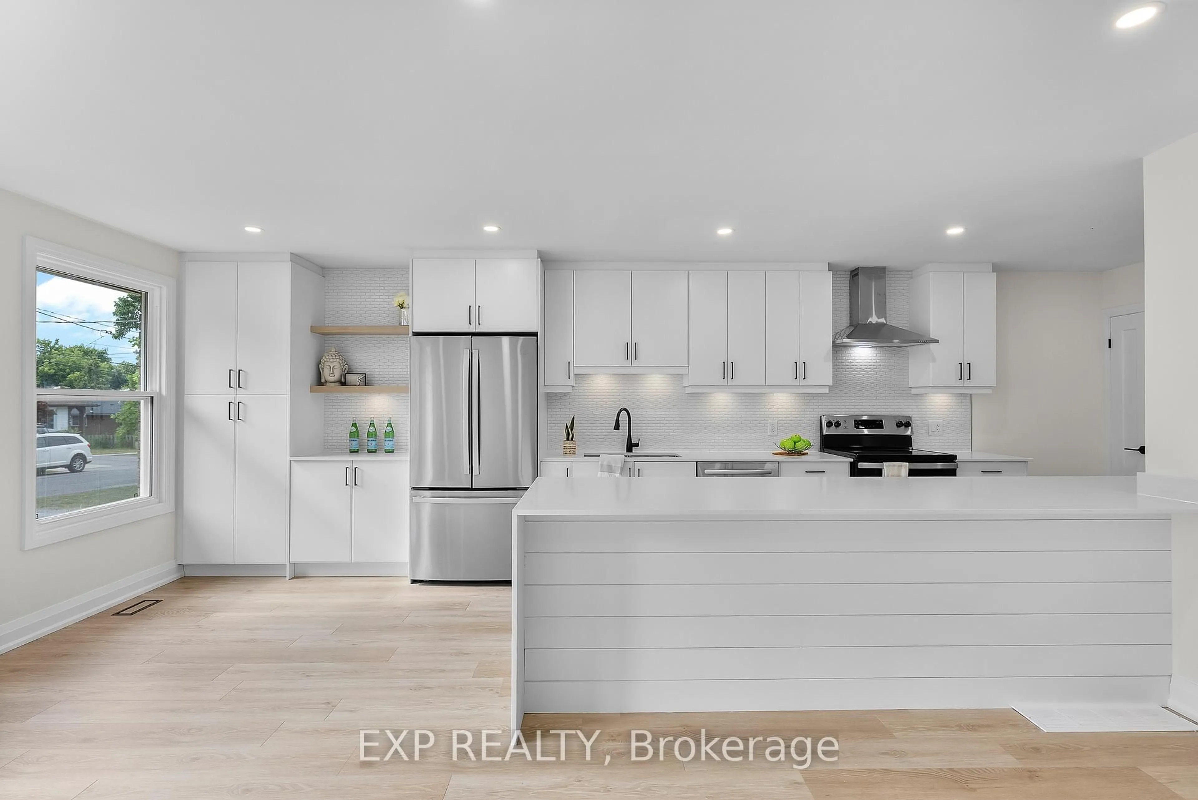 Open concept kitchen, unknown for 68 Chapel St, Thorold Ontario L2V 2E6