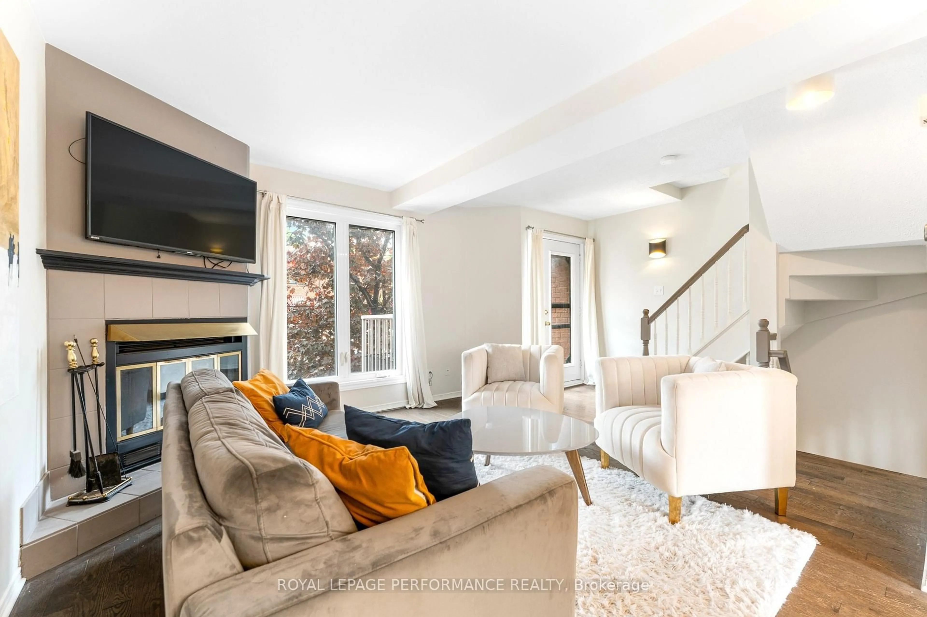 Living room with furniture, unknown for 101 Templeton St, Ottawa Ontario K1N 6X4