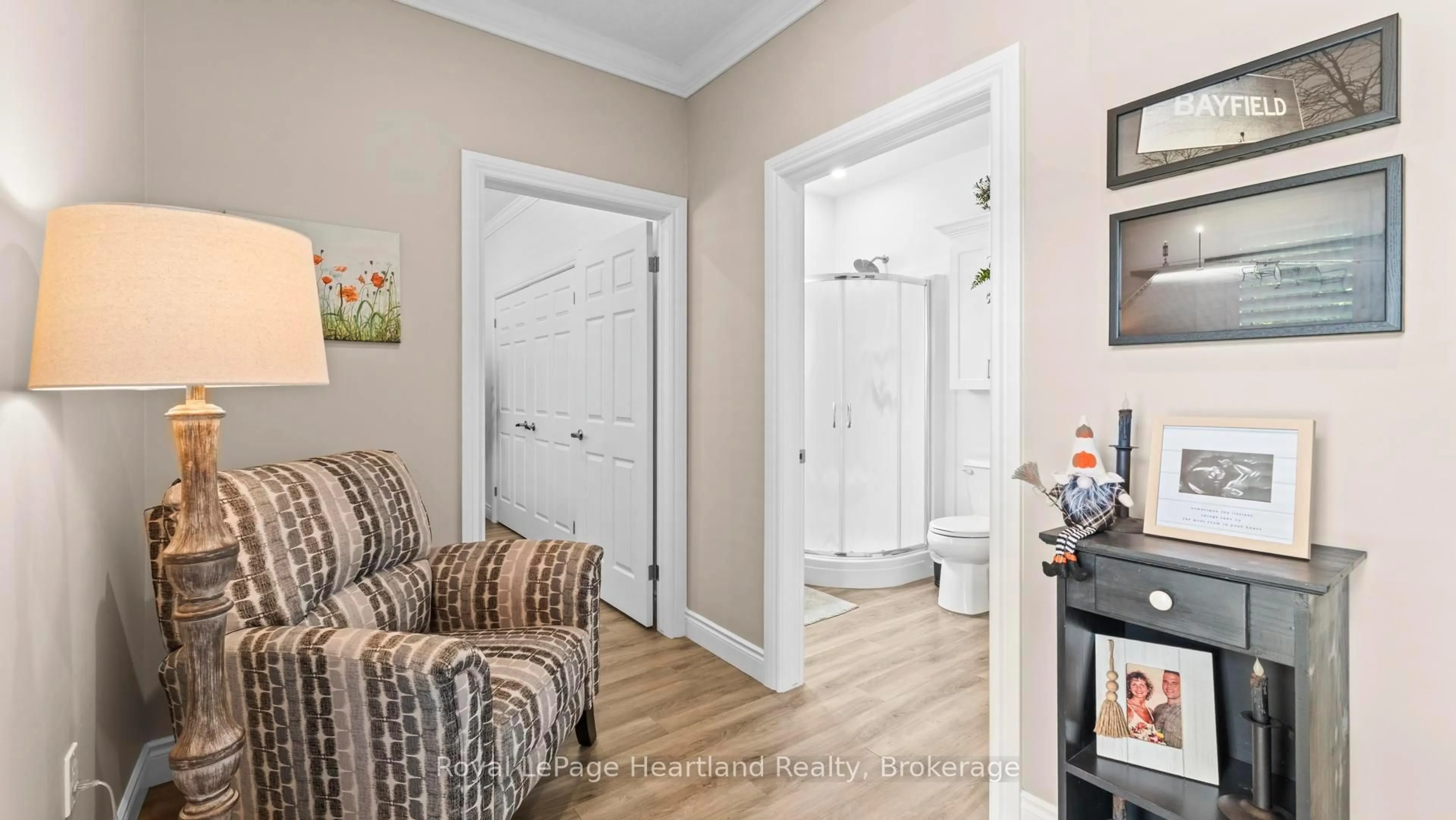 Indoor entryway for 50 Bayfield Mews Lane, Bluewater Ontario N0M 1G0