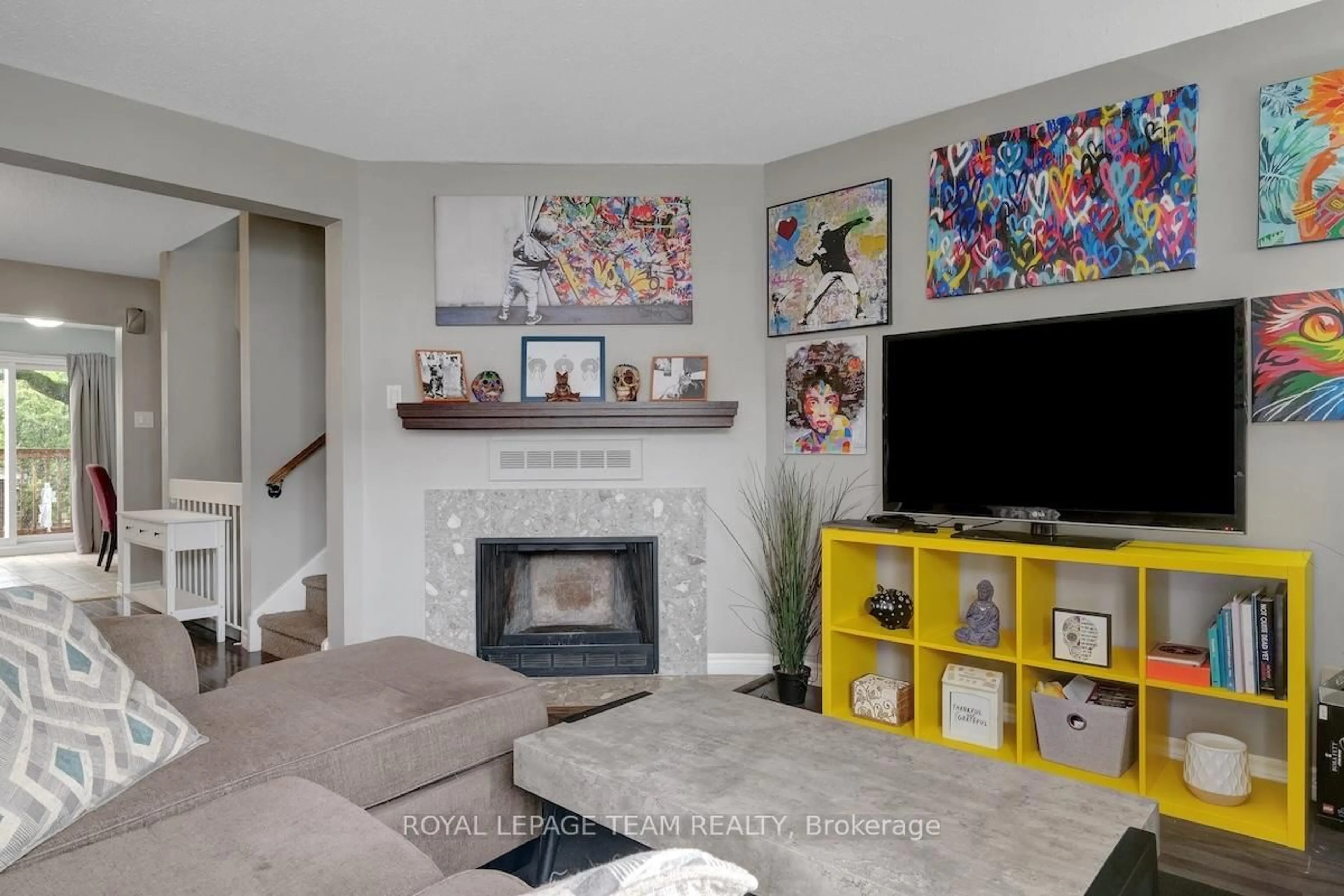 Living room with furniture, unknown for 284 Dalehurst Dr, Ottawa Ontario K2G 4J5