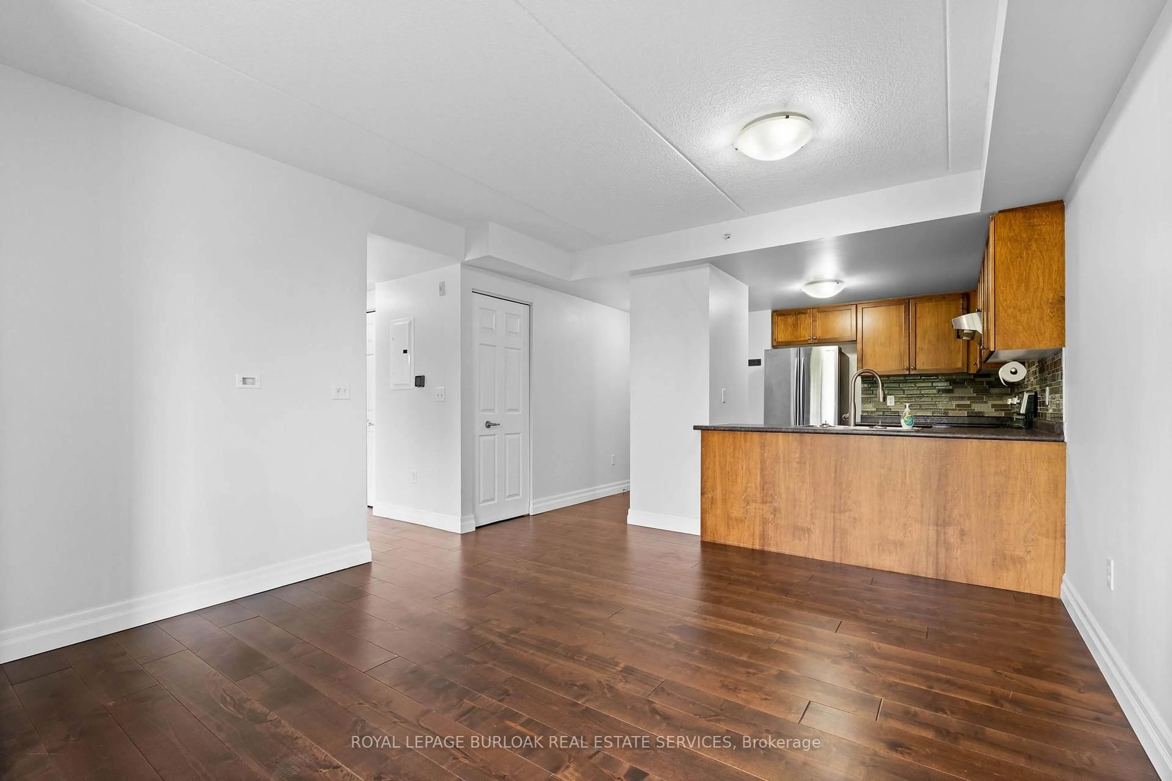 A pic of a room for 67 Kingsbury Sq #307, Guelph Ontario N1L 0L3