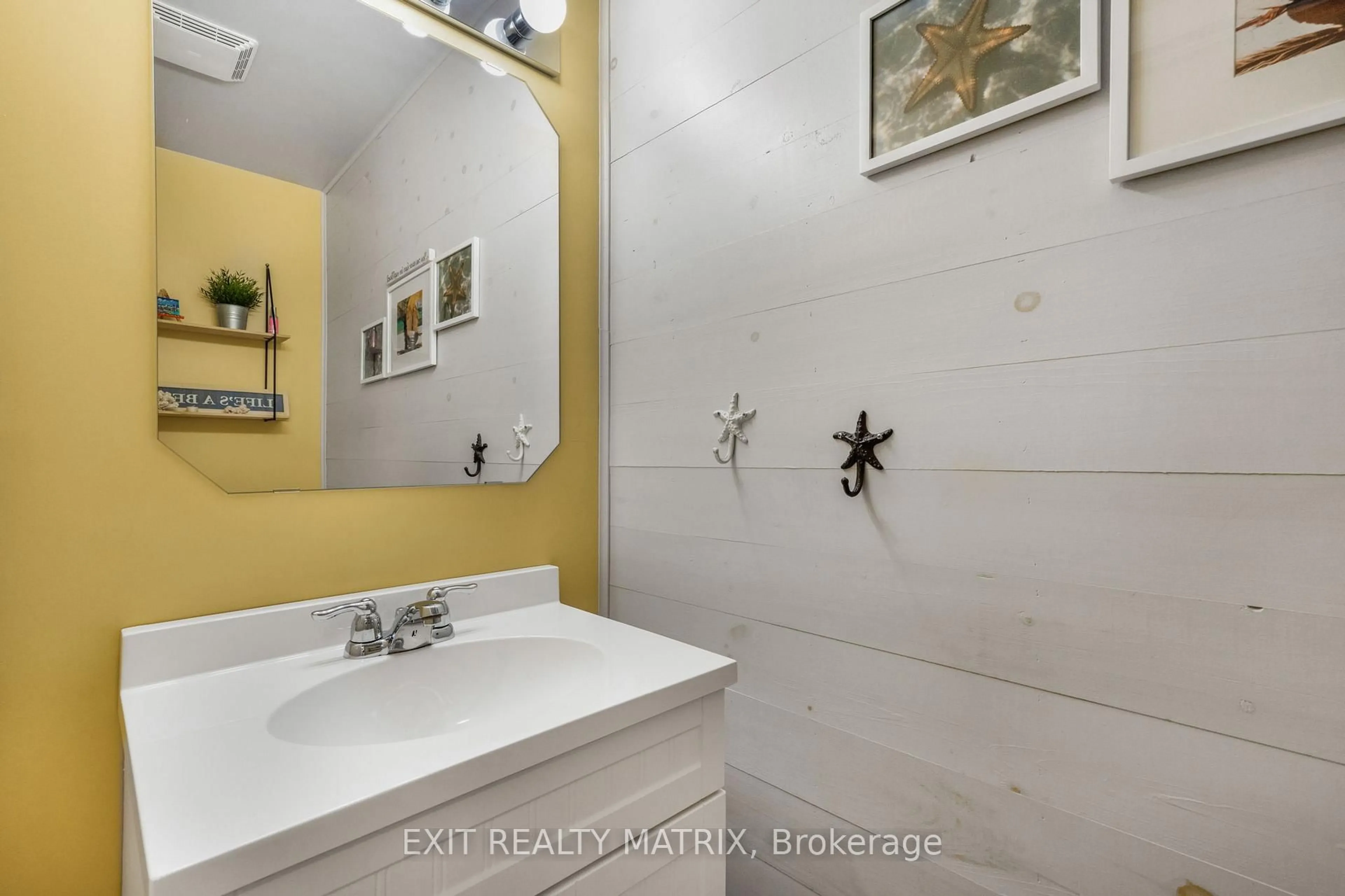 Standard bathroom, ceramic/tile floor for 1836 Arrowgrass Way, Ottawa Ontario K4A 0H9
