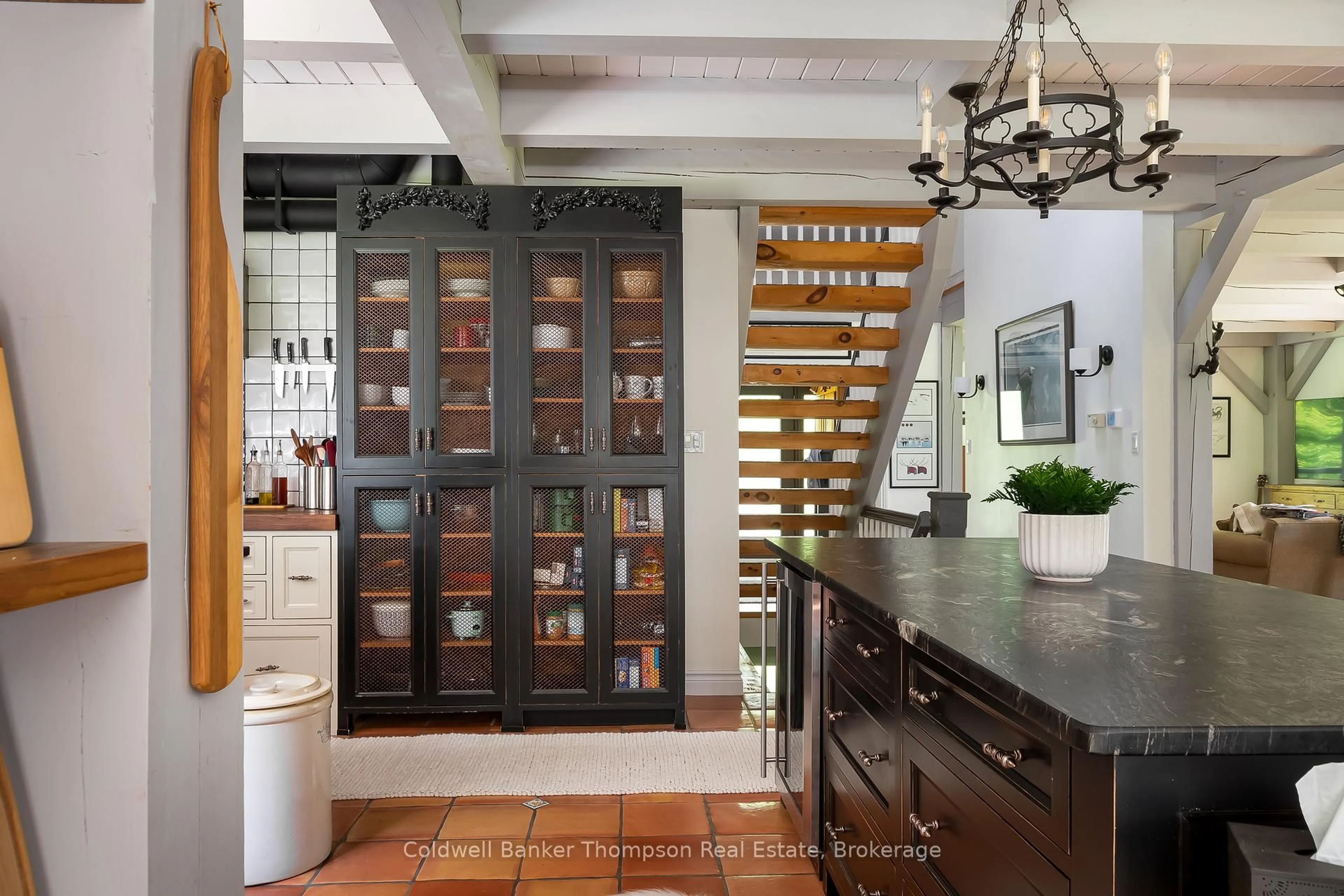 Rustic kitchen, ceramic/tile floor for 1095 Williamsport Rd, Huntsville Ontario P1H 2J4