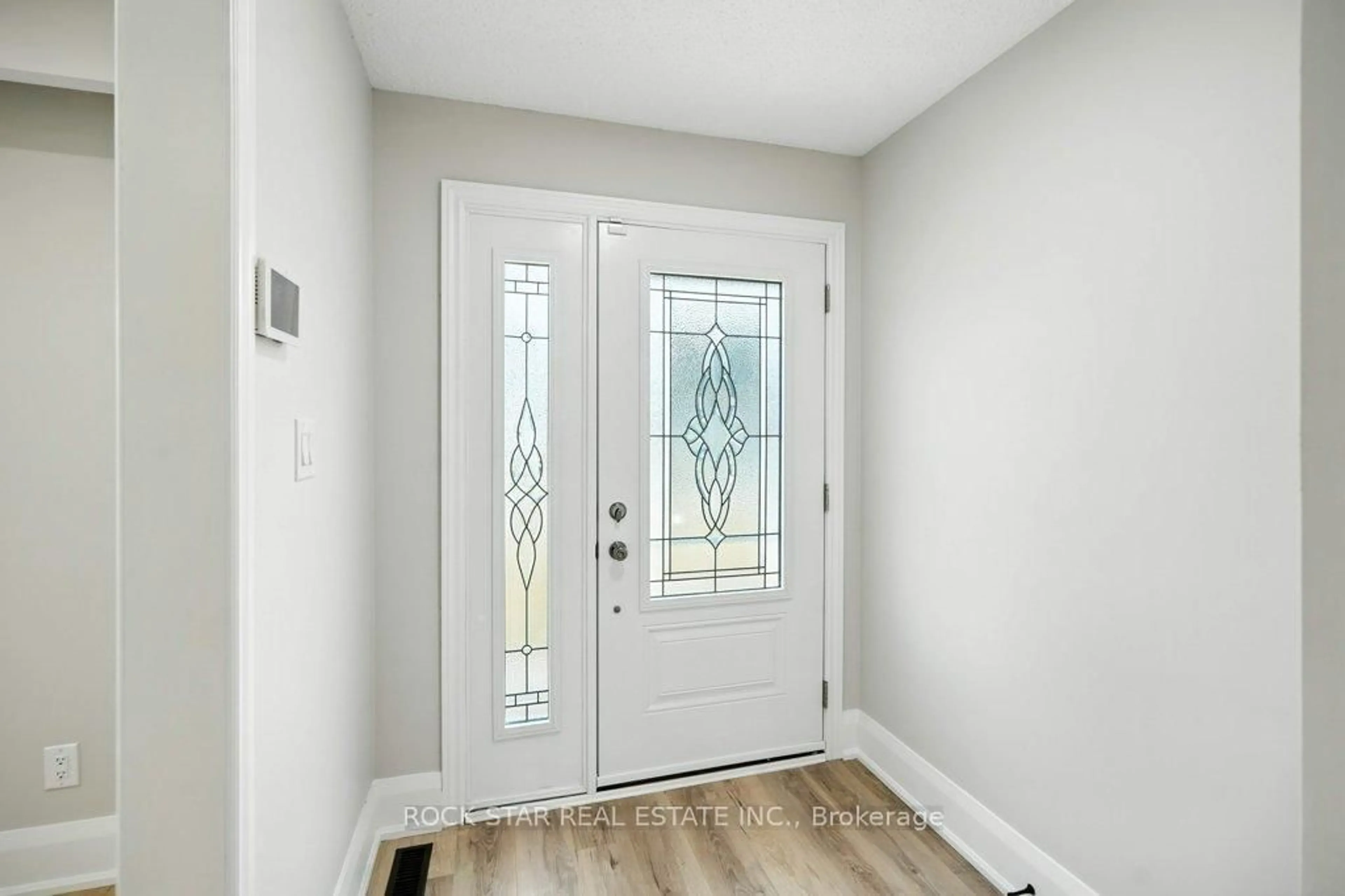 Indoor entryway for 56 Abeles Ave, Brant Ontario N3L 3N9