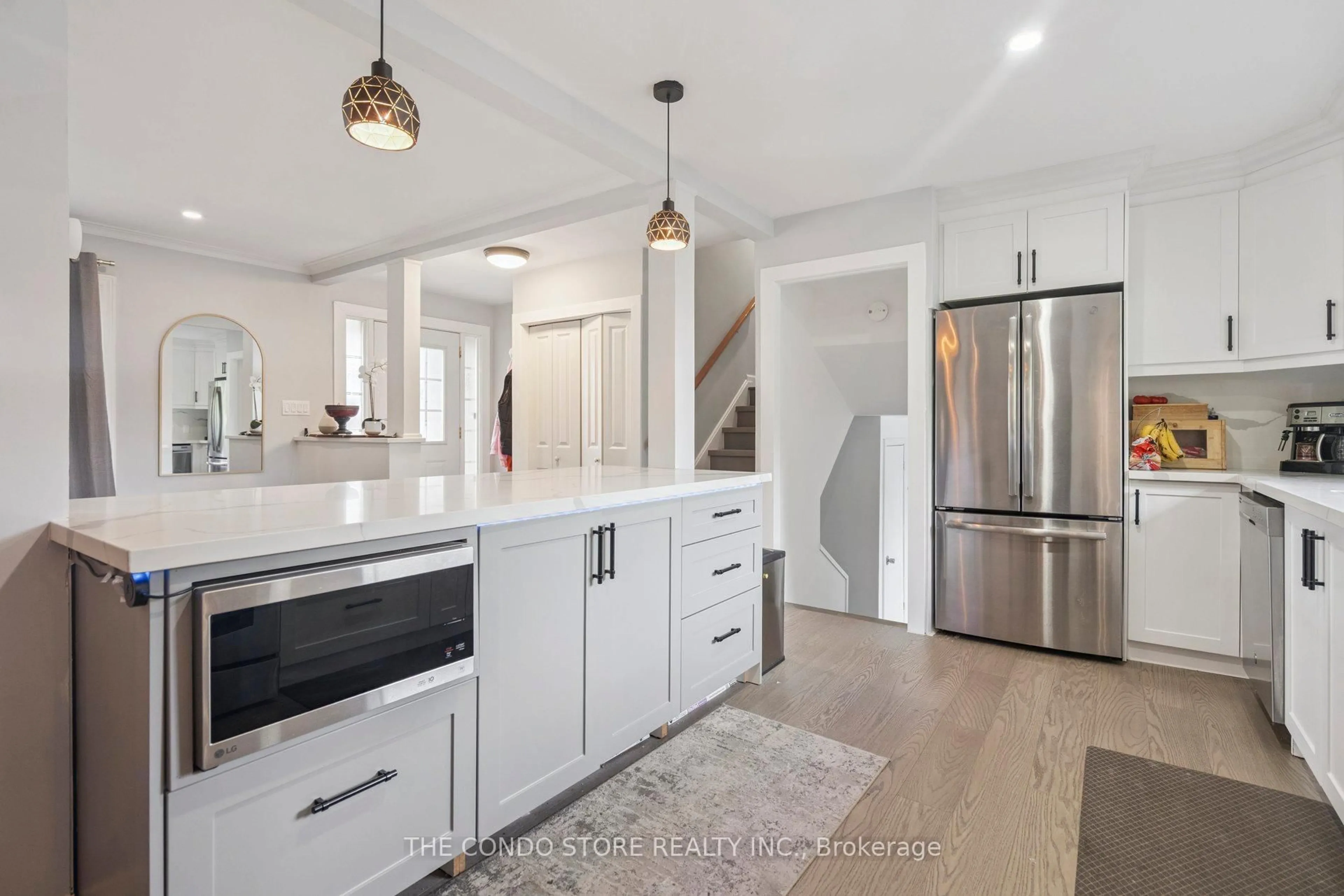 Open concept kitchen, unknown for 15 Old Orchard Dr, Hamilton Ontario L8E 1E9